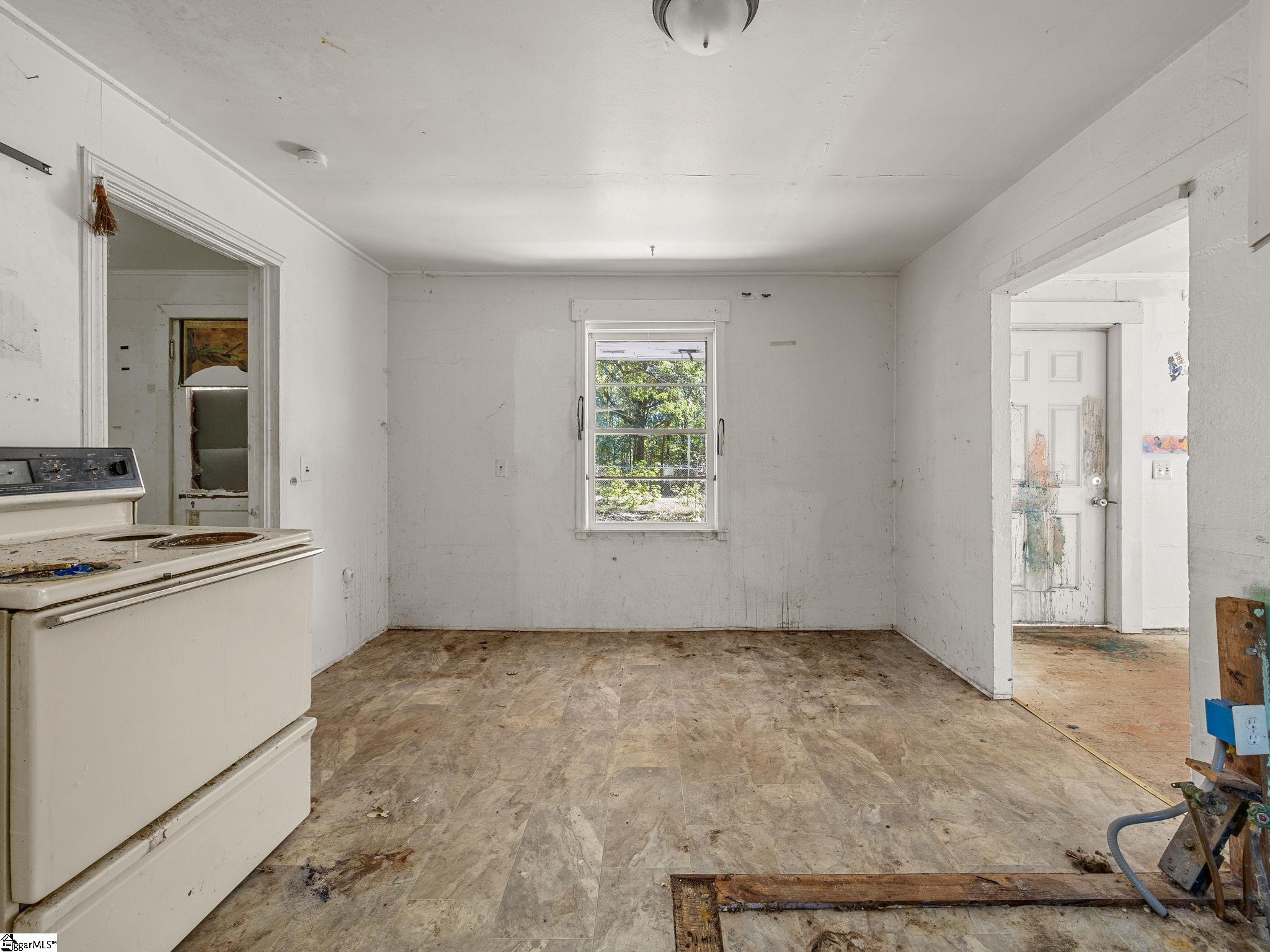 214 2nd Street Property Photo 10