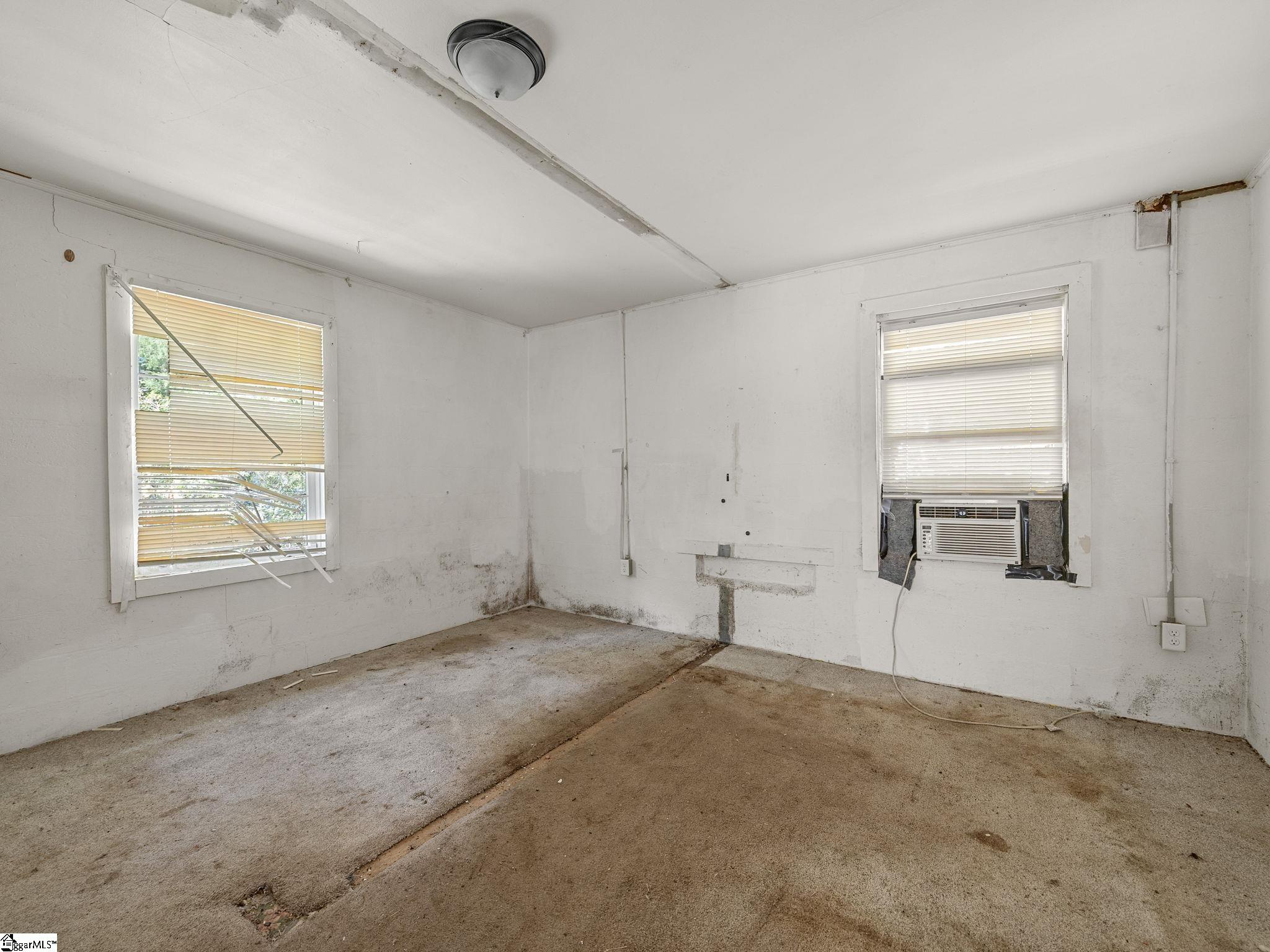 214 2nd Street Property Photo 11