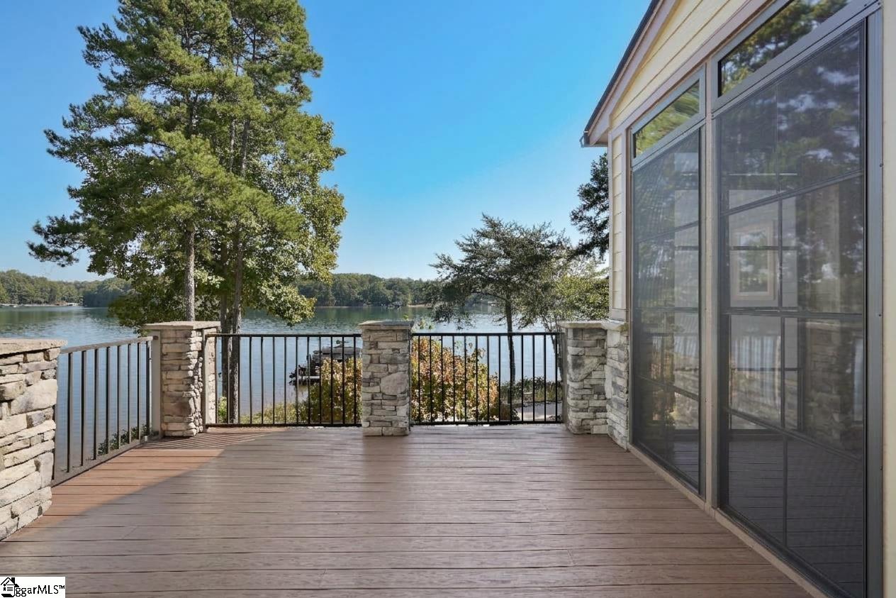 564 Sunset Point Drive Property Photo 5