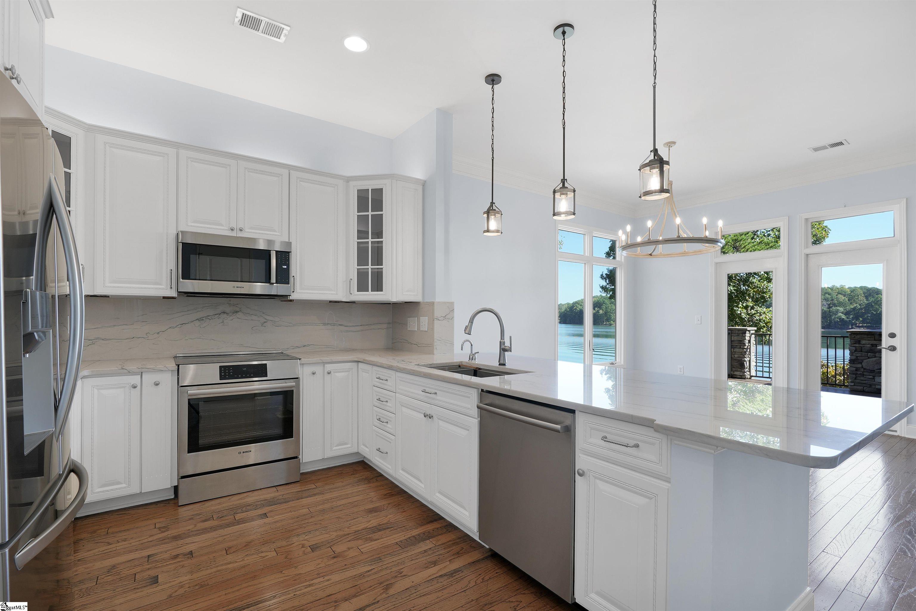 564 Sunset Point Drive Property Photo 11