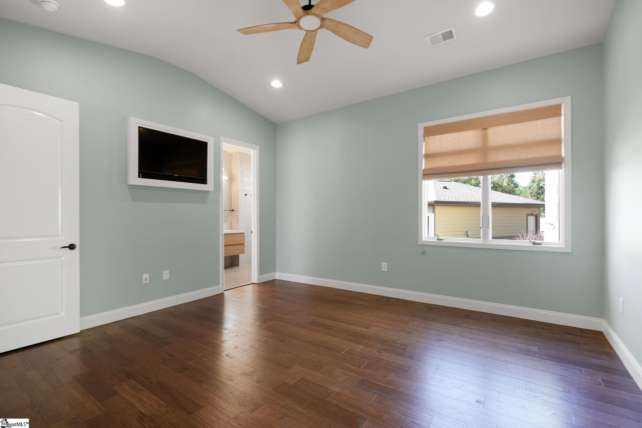 564 Sunset Point Drive Property Photo 14