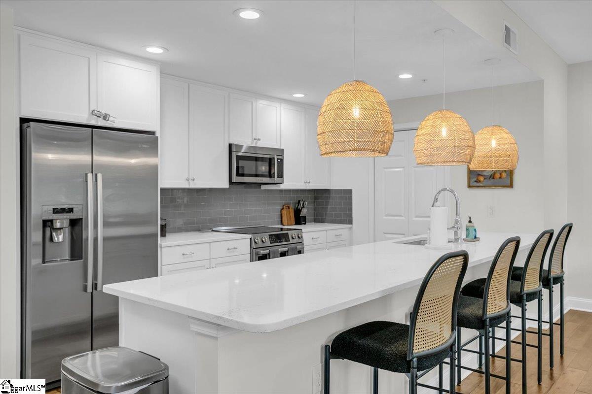 10 E Washington Street Property Photo 1