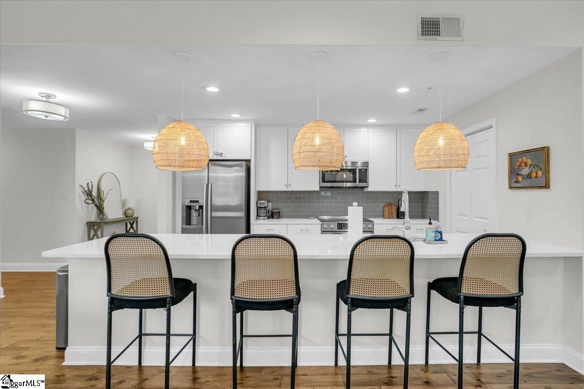 10 E Washington Street Property Photo 4