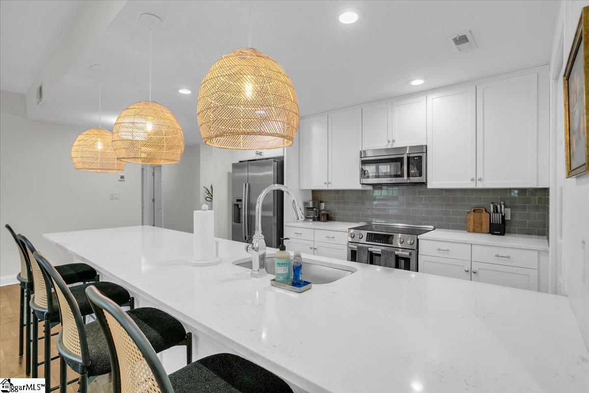 10 E Washington Street Property Photo 6