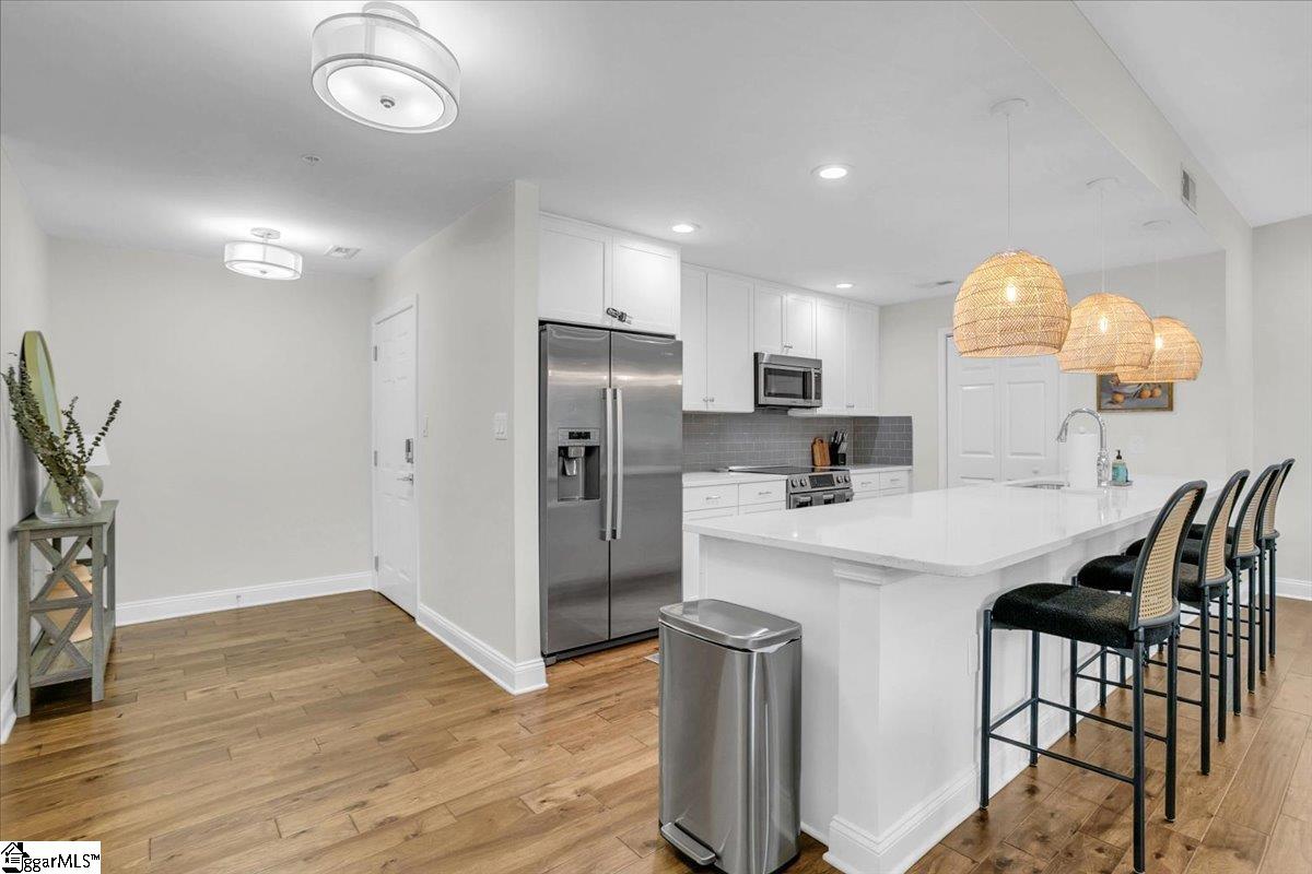 10 E Washington Street Property Photo 7