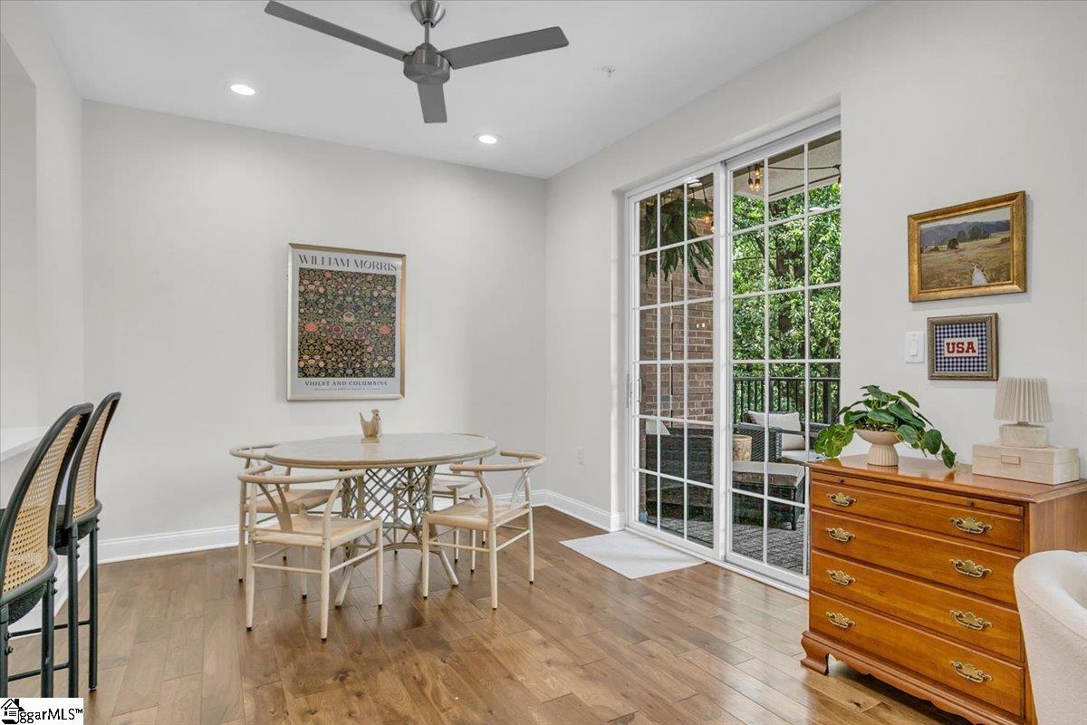 10 E Washington Street Property Photo 12