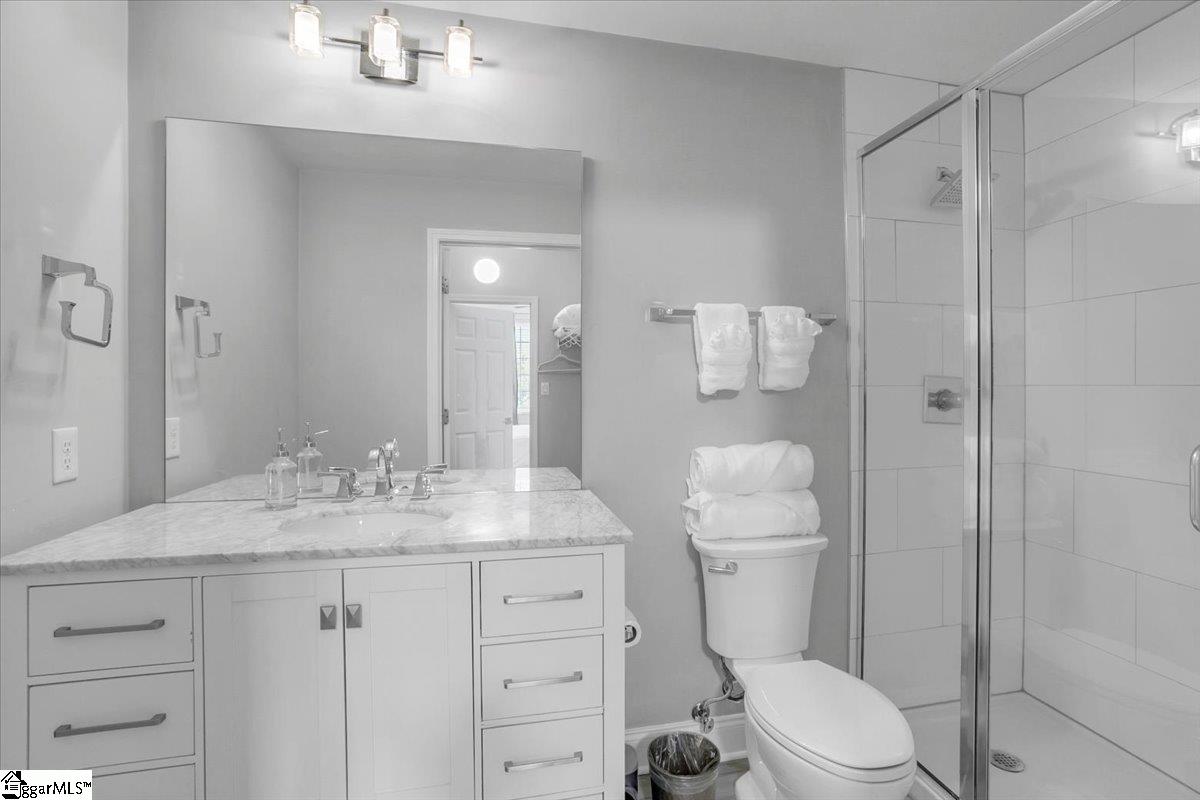 10 E Washington Street Property Photo 17