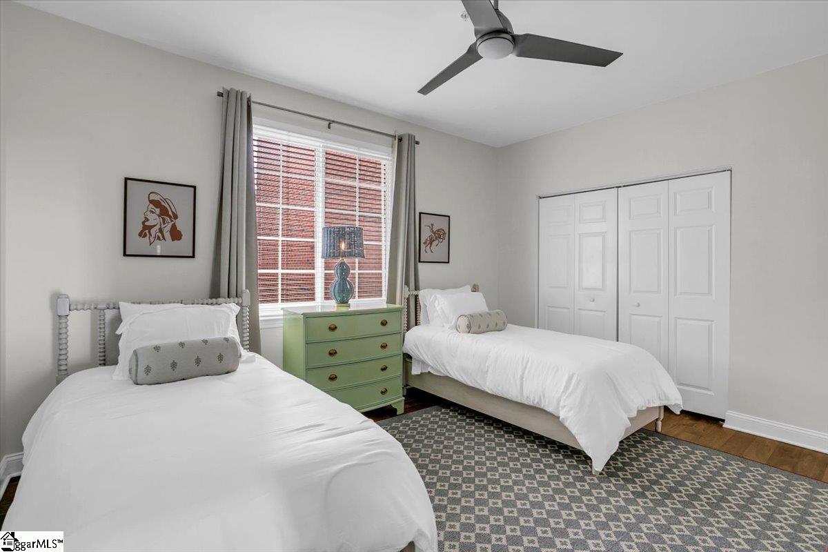 10 E Washington Street Property Photo 20
