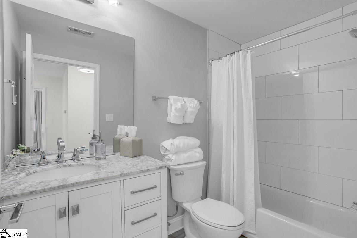 10 E Washington Street Property Photo 22
