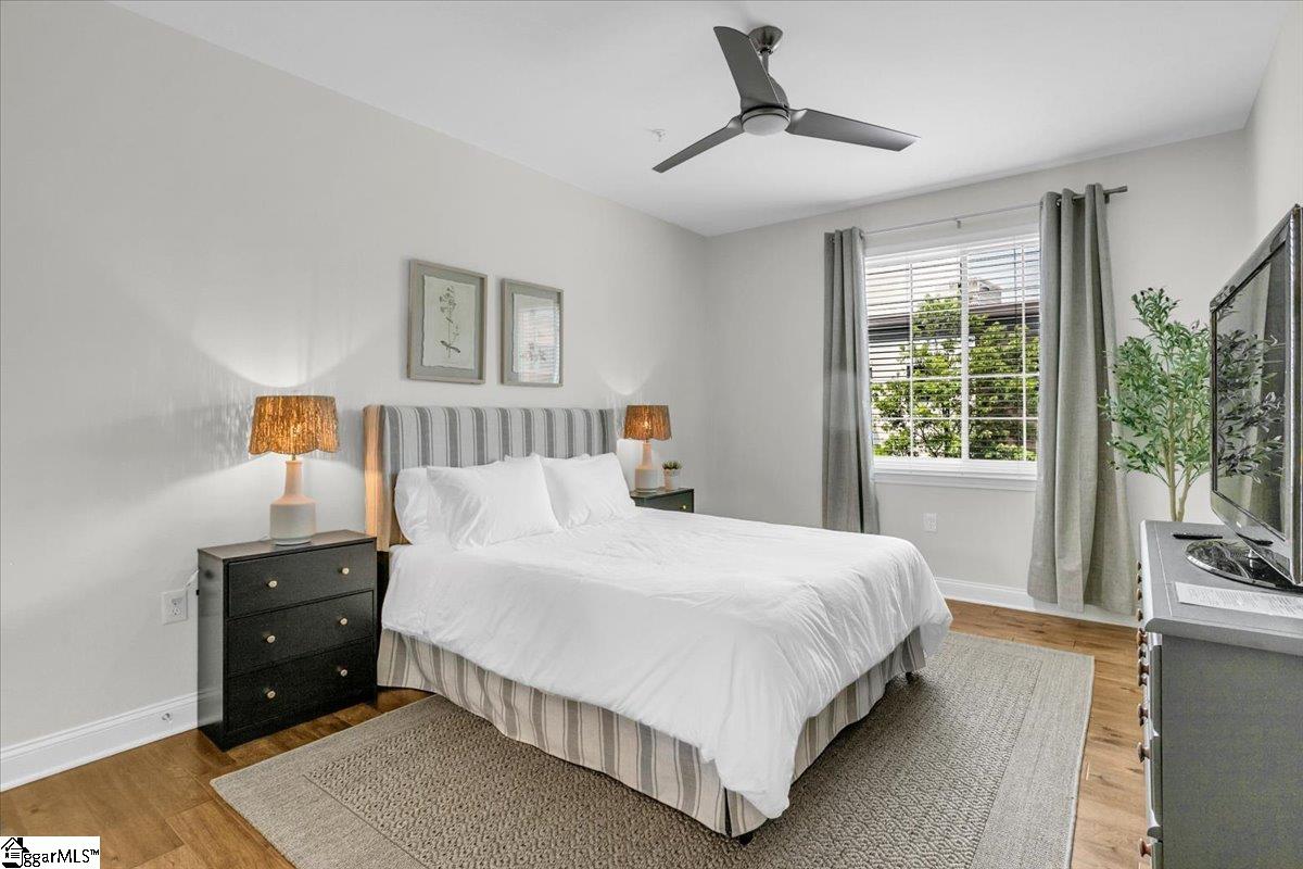 10 E Washington Street Property Photo 23