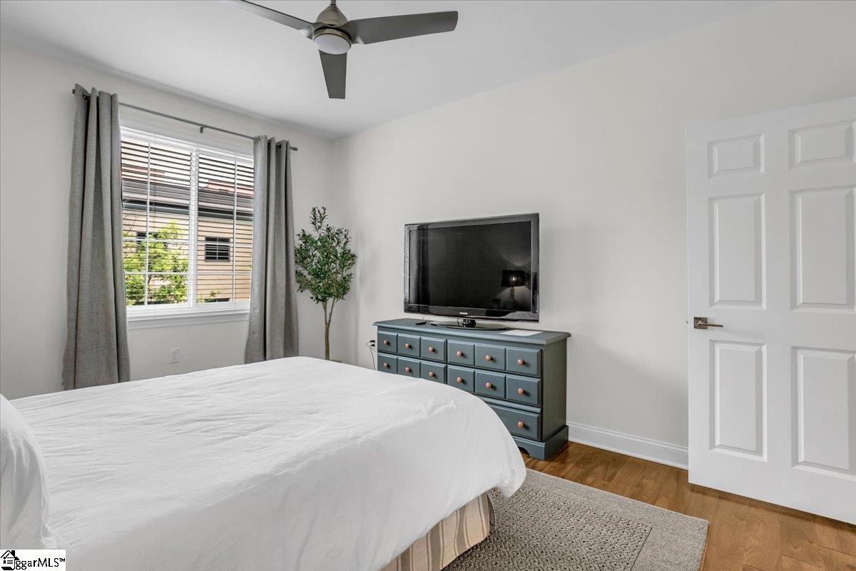 10 E Washington Street Property Photo 25