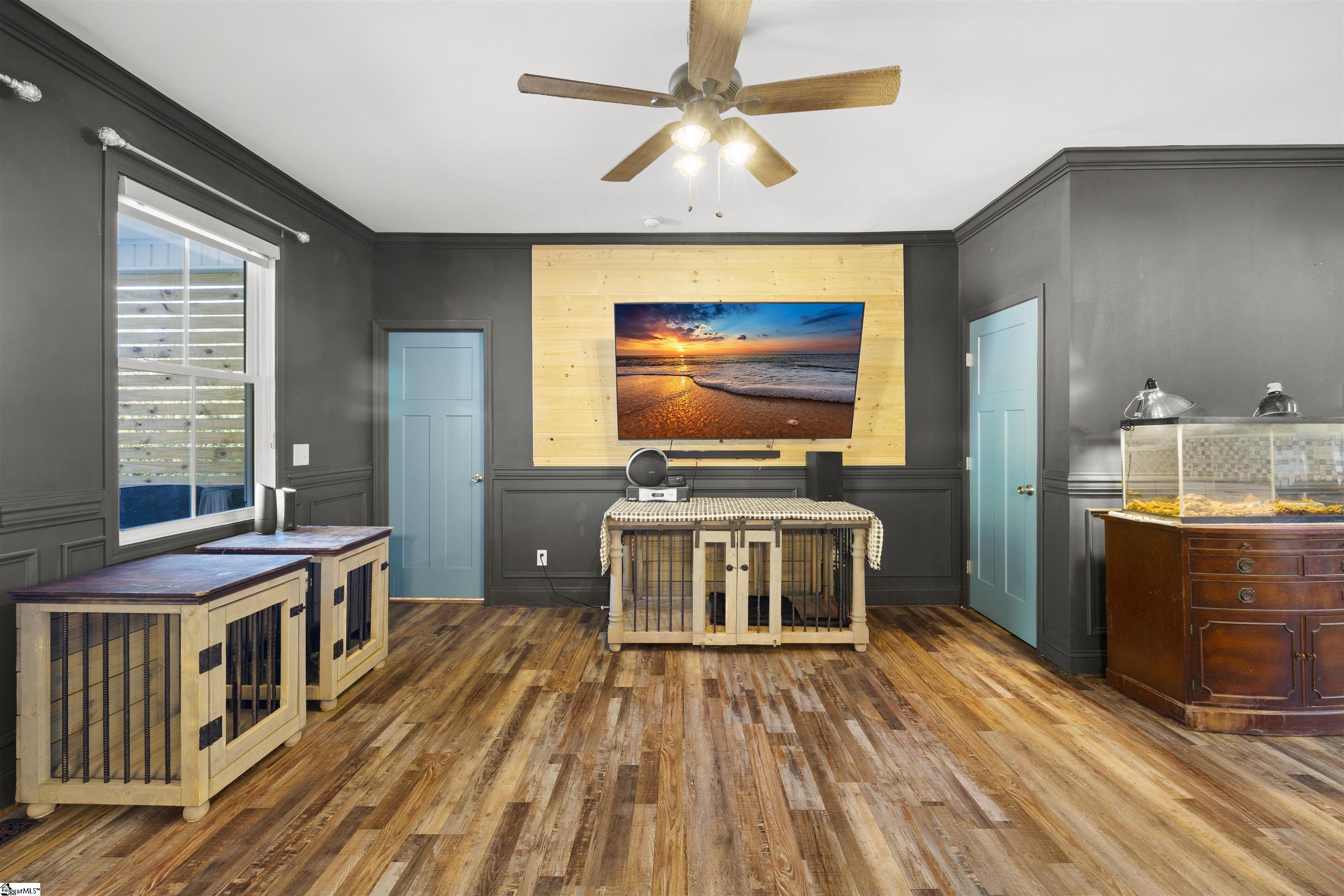 6206 State Park Road Property Photo 4
