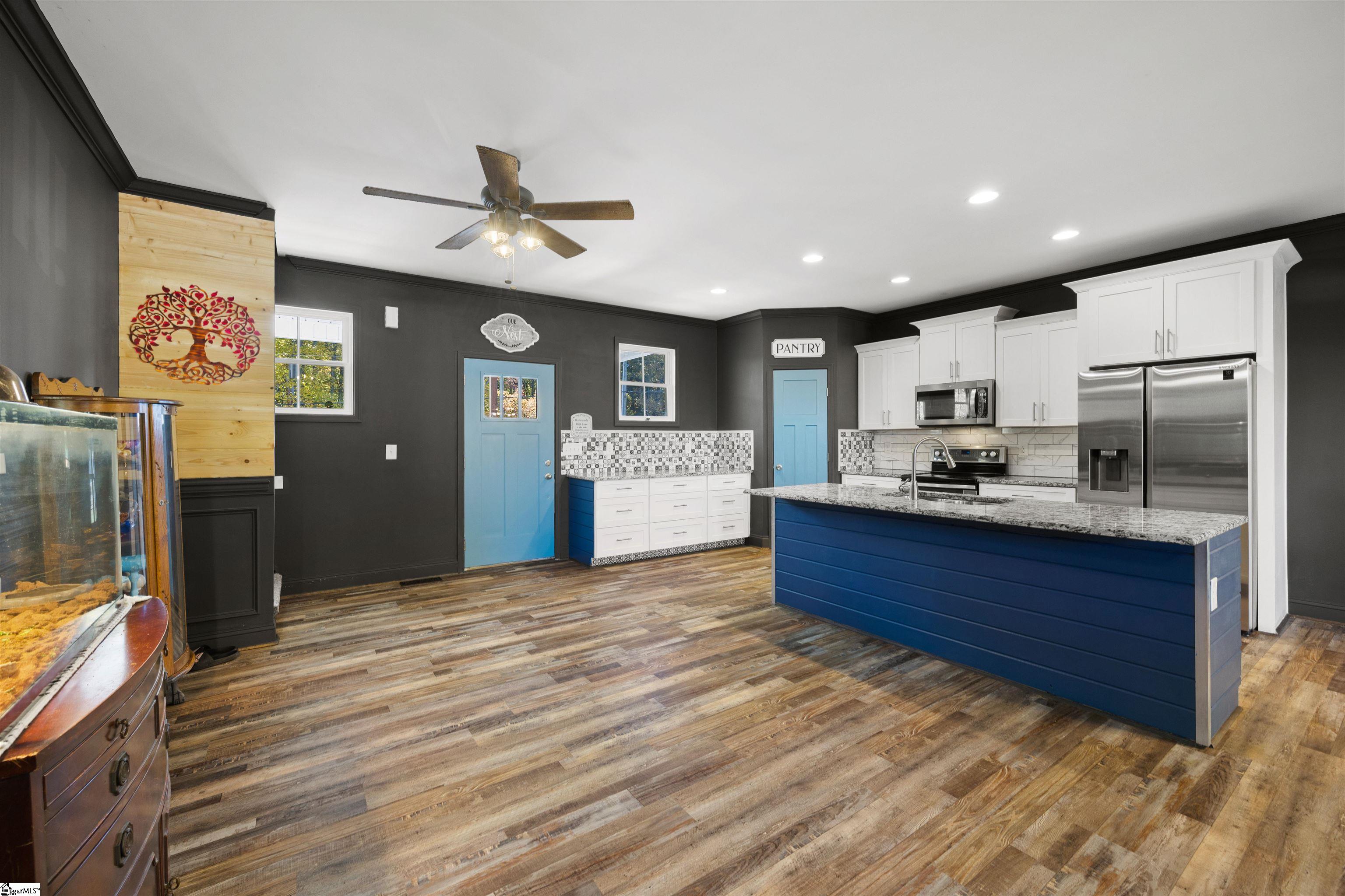 6206 State Park Road Property Photo 5