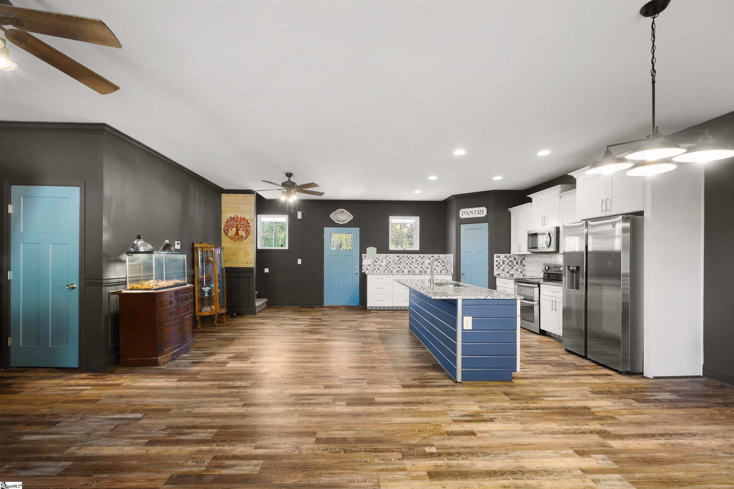 6206 State Park Road Property Photo 8