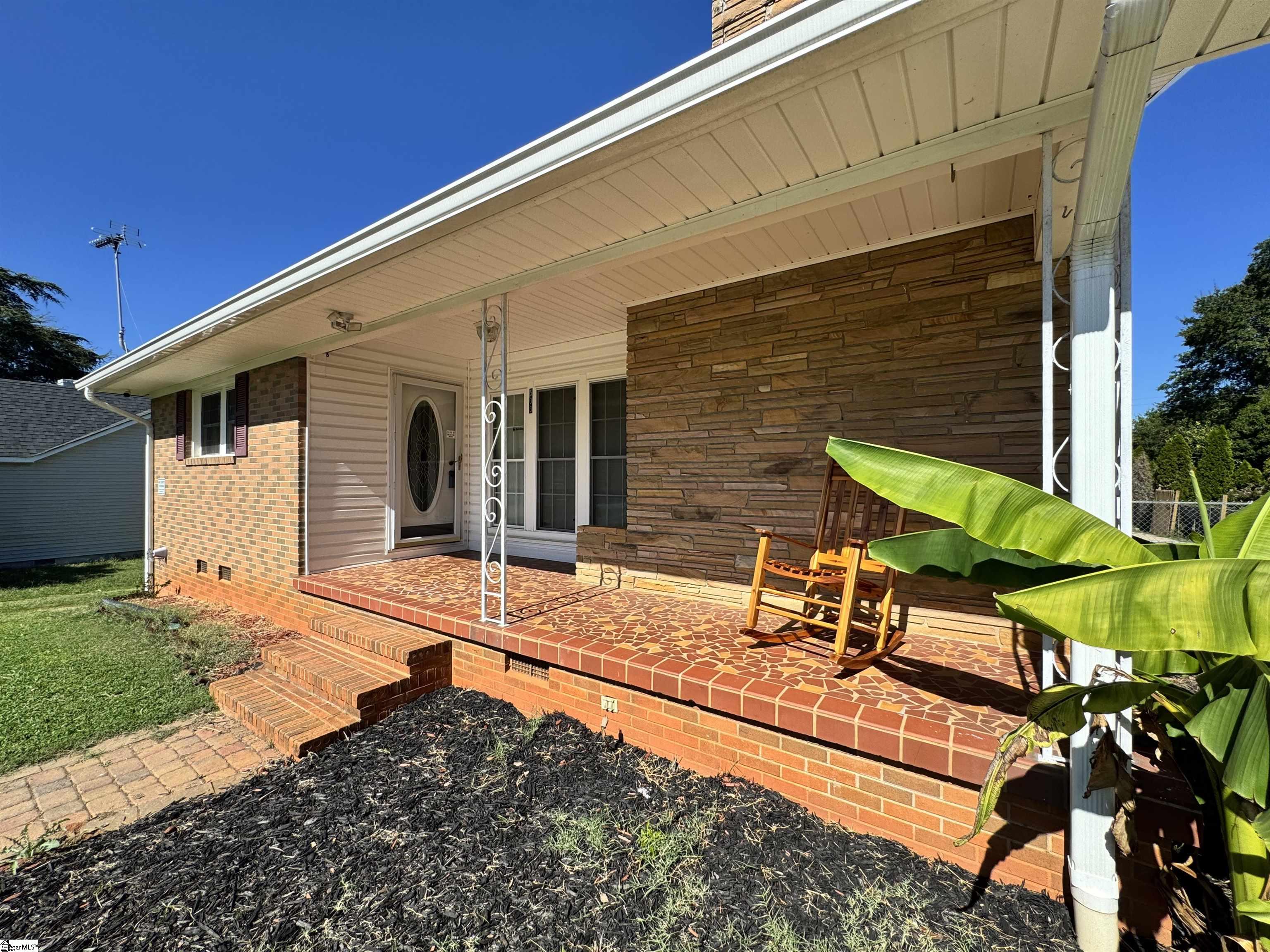 533 Alamo Street Property Photo 3