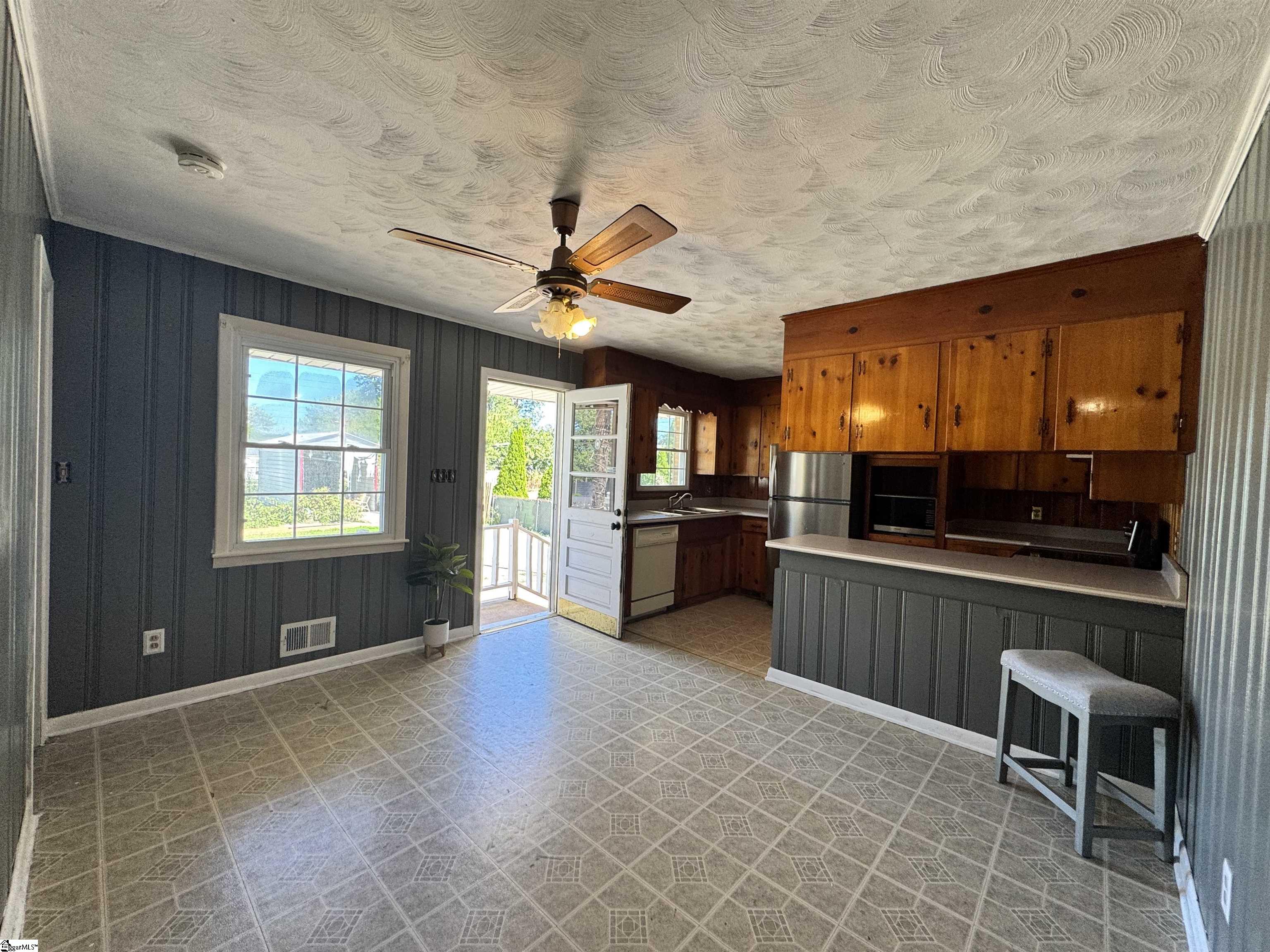 533 Alamo Street Property Photo 14
