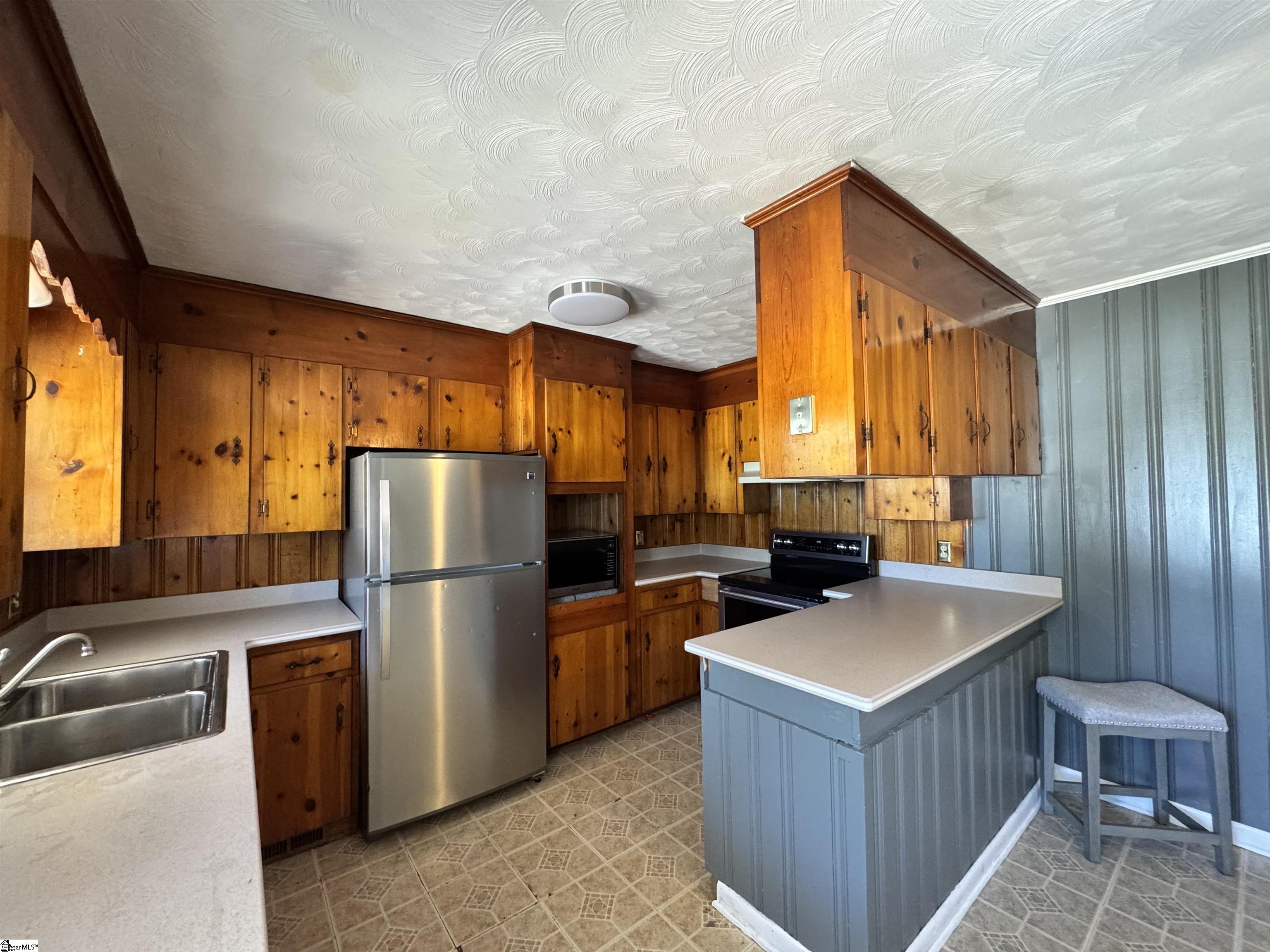 533 Alamo Street Property Photo 16