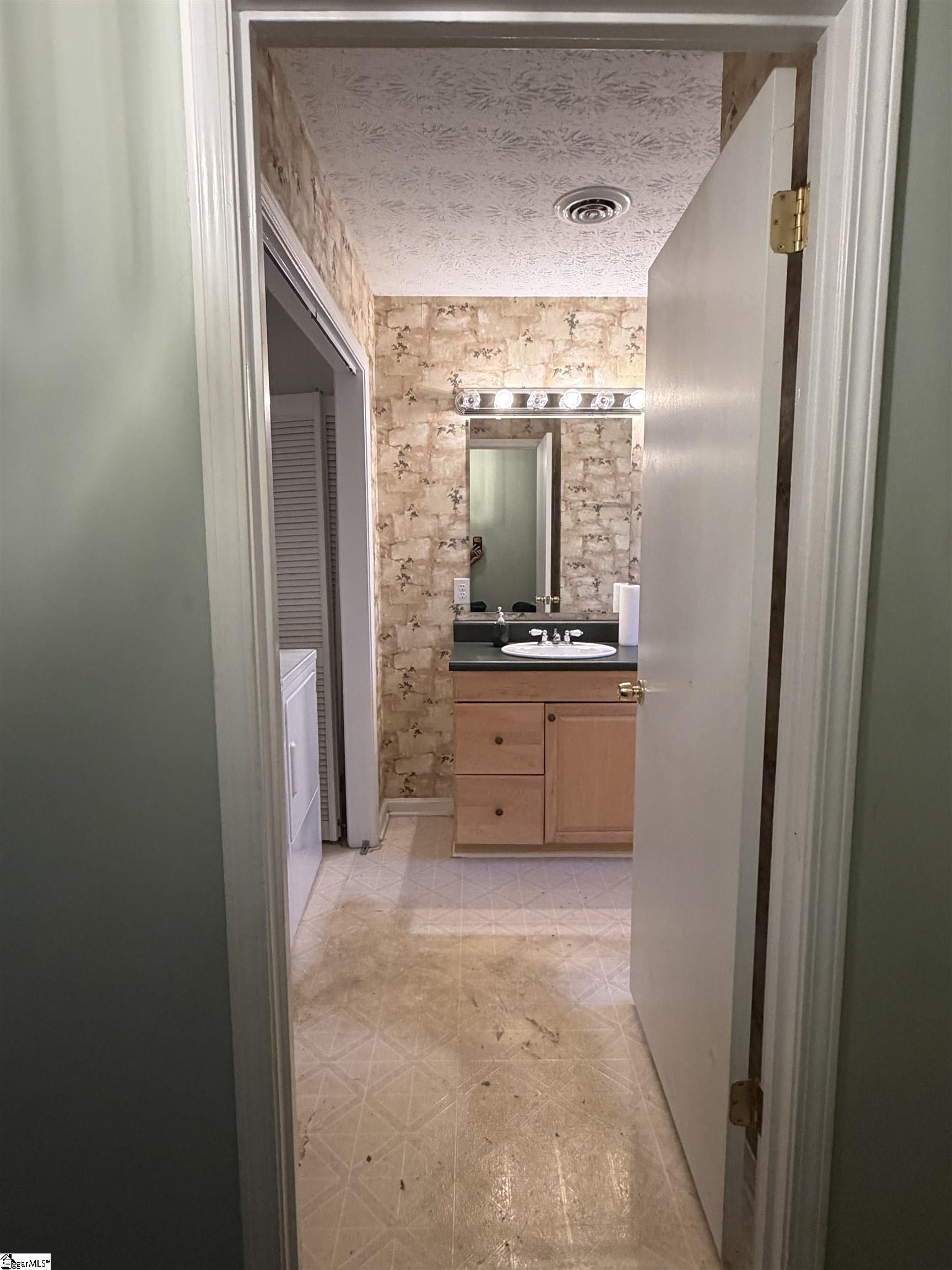 100 Buttercup Way Property Photo 5