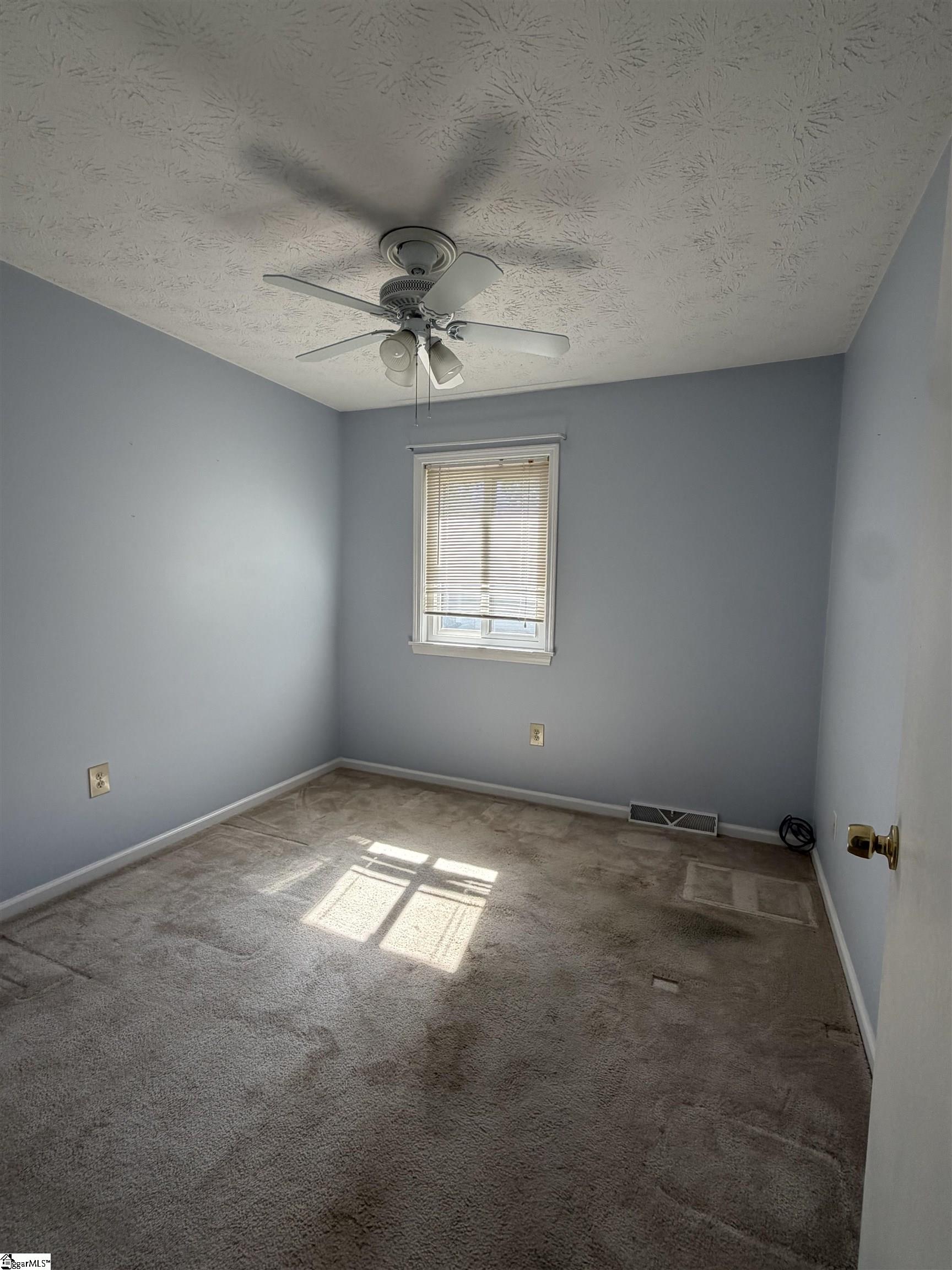 100 Buttercup Way Property Photo 9