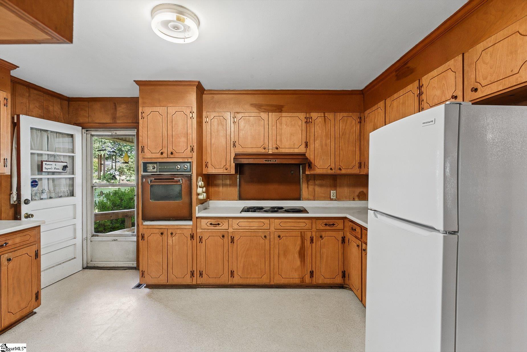 102 Lee Street Property Photo 12