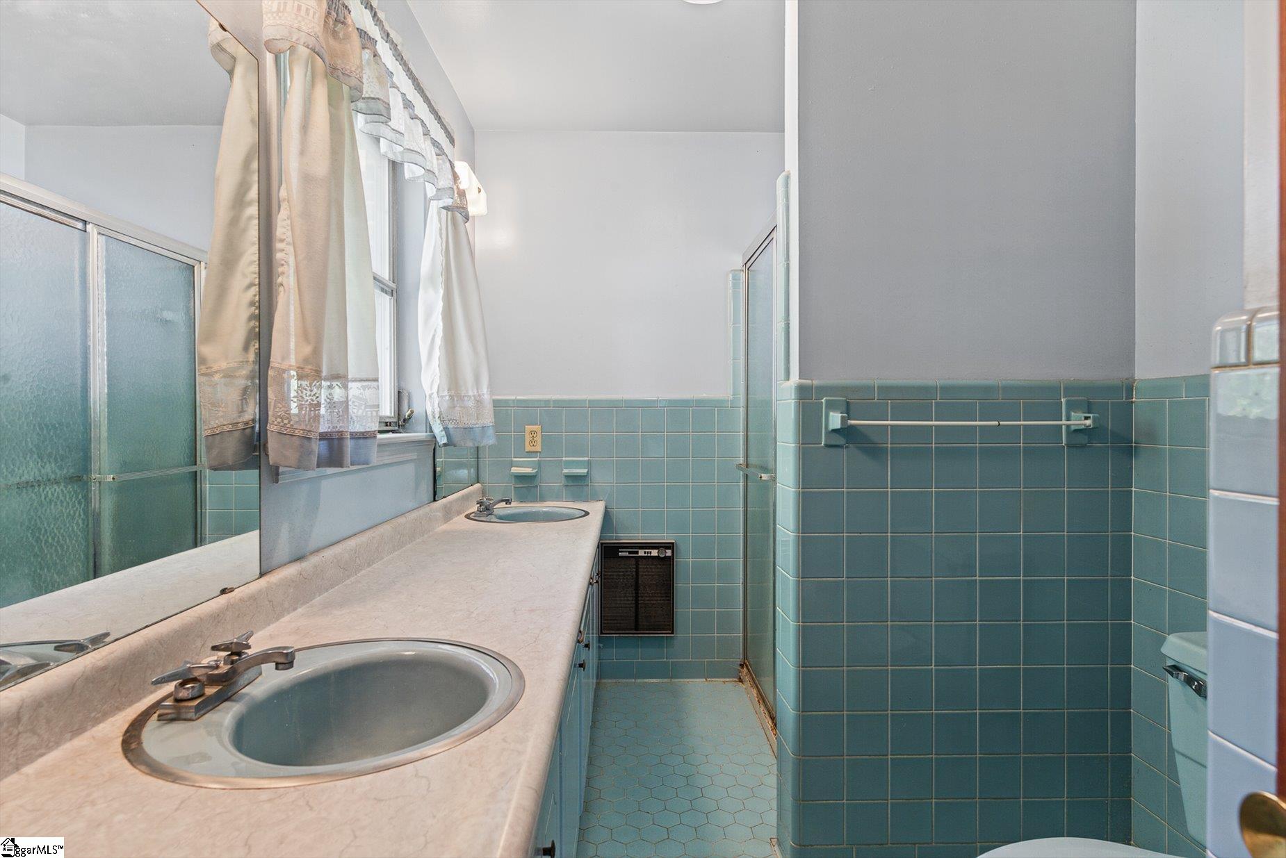 102 Lee Street Property Photo 18