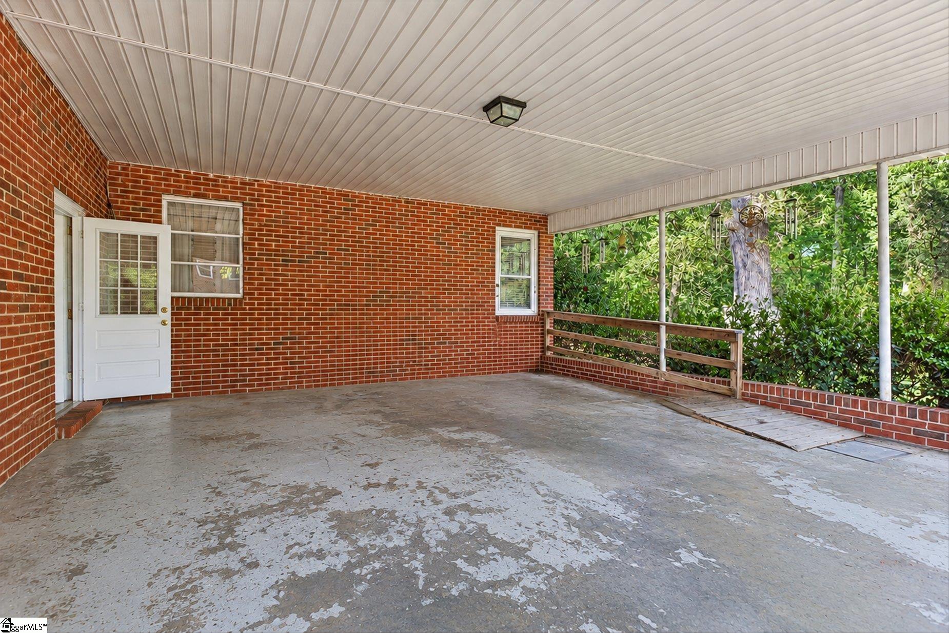 102 Lee Street Property Photo 28