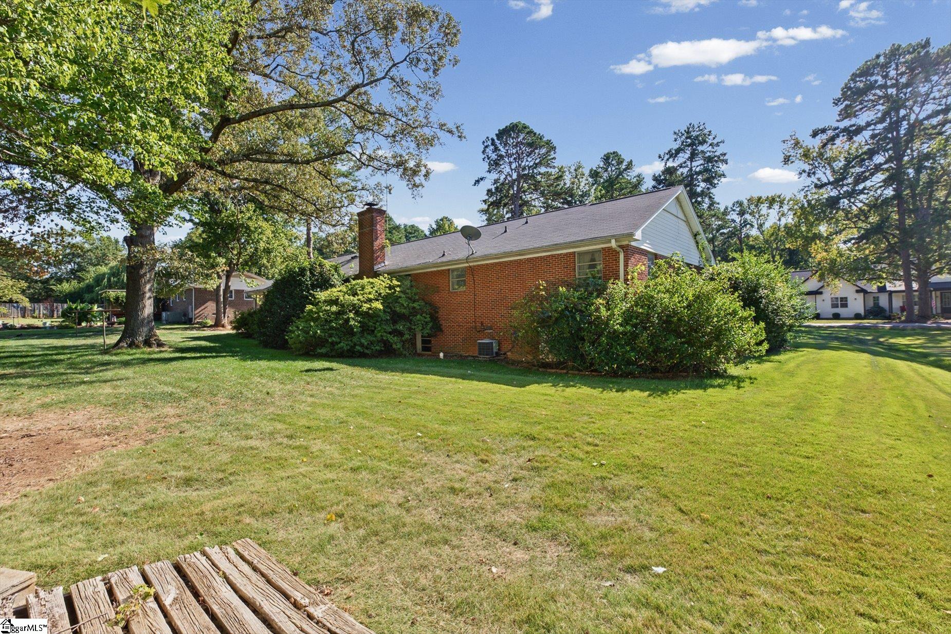 102 Lee Street Property Photo 33