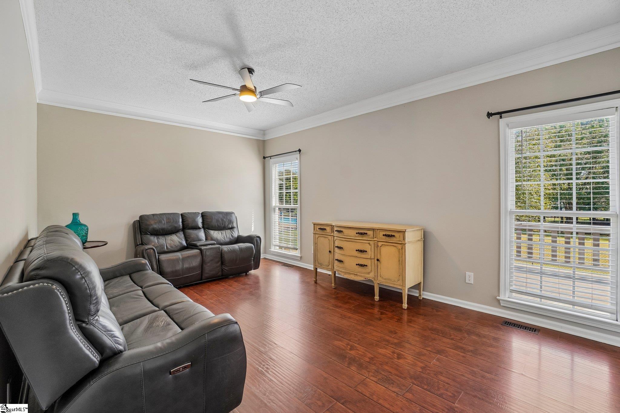 287 Hunters Pointe Drive Property Photo 5