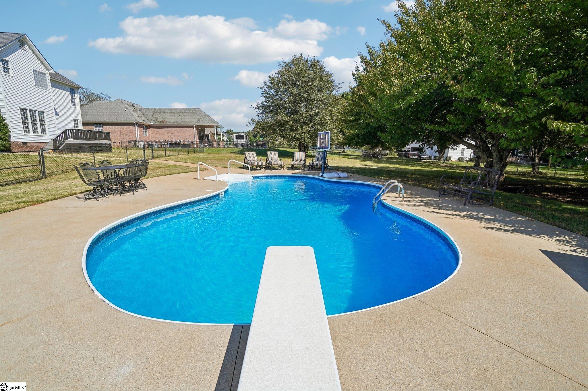 287 Hunters Pointe Drive Property Photo 8