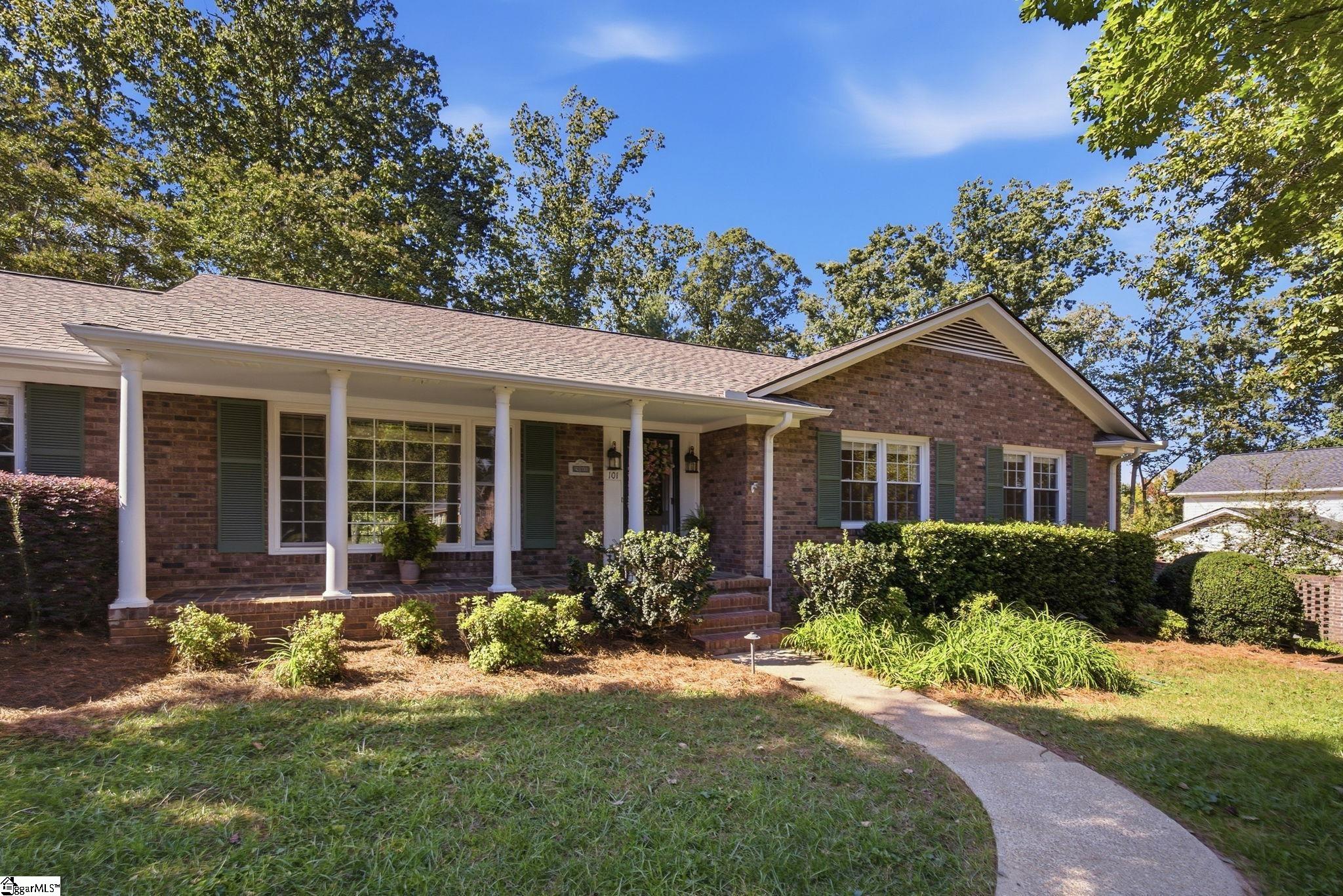 101 Jamestown Drive Property Photo 3