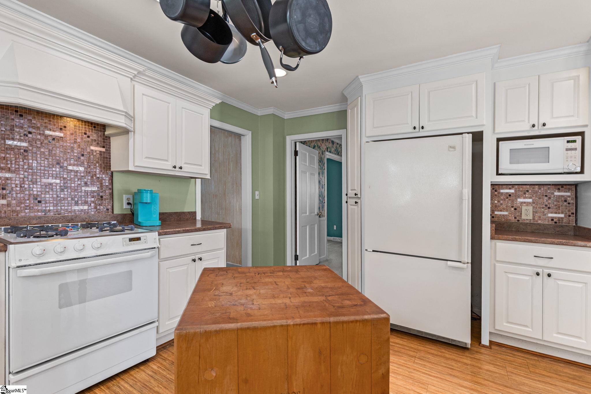 101 Jamestown Drive Property Photo 11