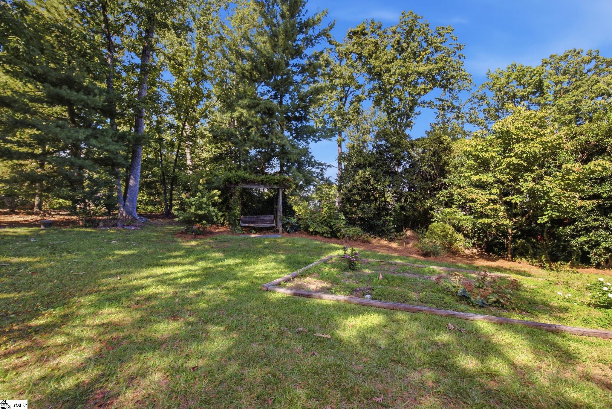 101 Jamestown Drive Property Photo 29