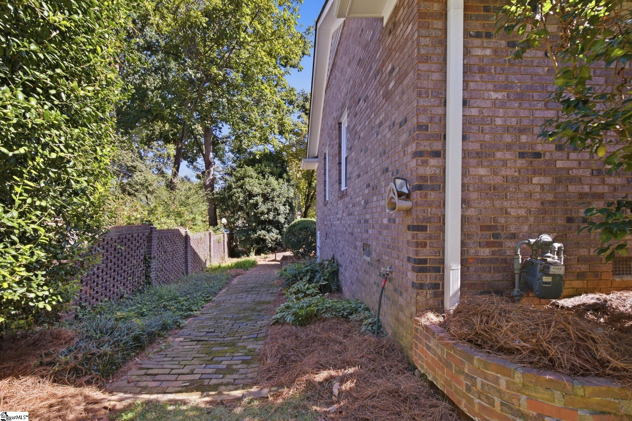 101 Jamestown Drive Property Photo 30