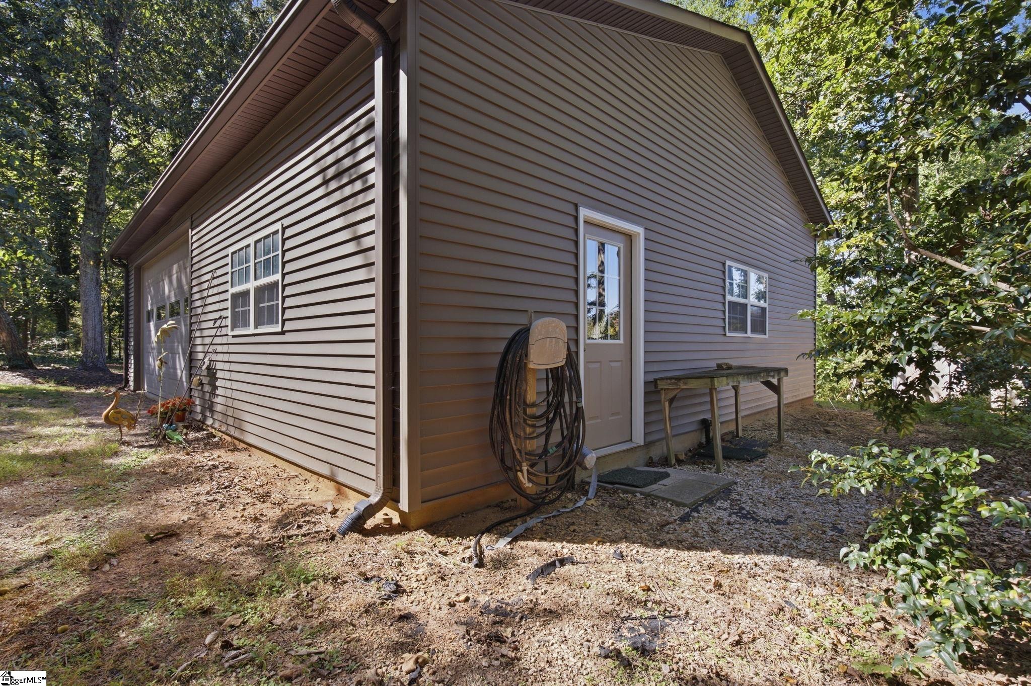 101 Jamestown Drive Property Photo 34