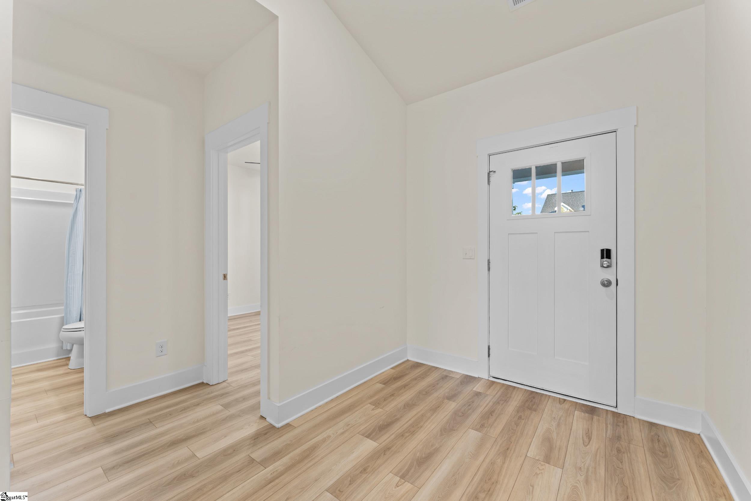 430 Patterdale Trail Property Photo 4