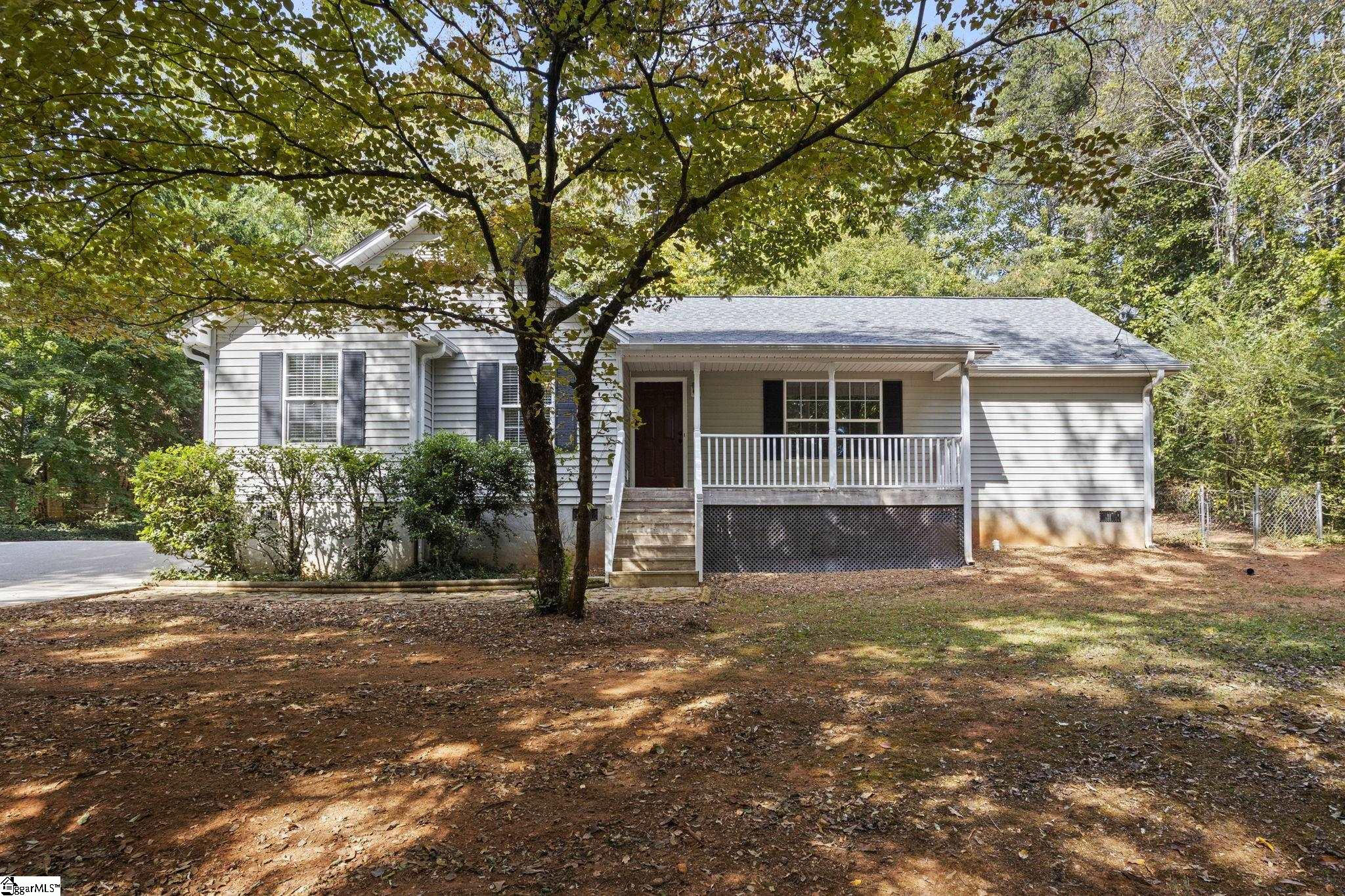 612 Crestwood Drive Property Photo 1