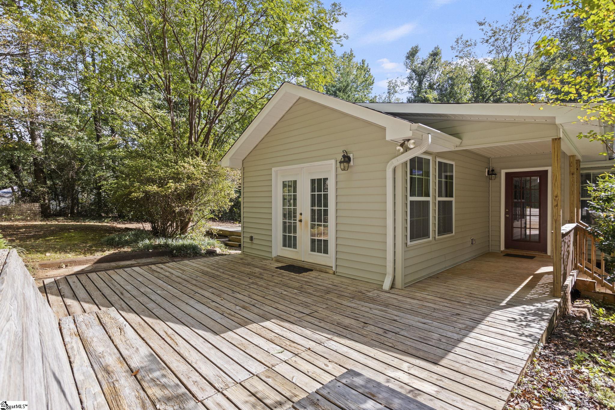 612 Crestwood Drive Property Photo 19