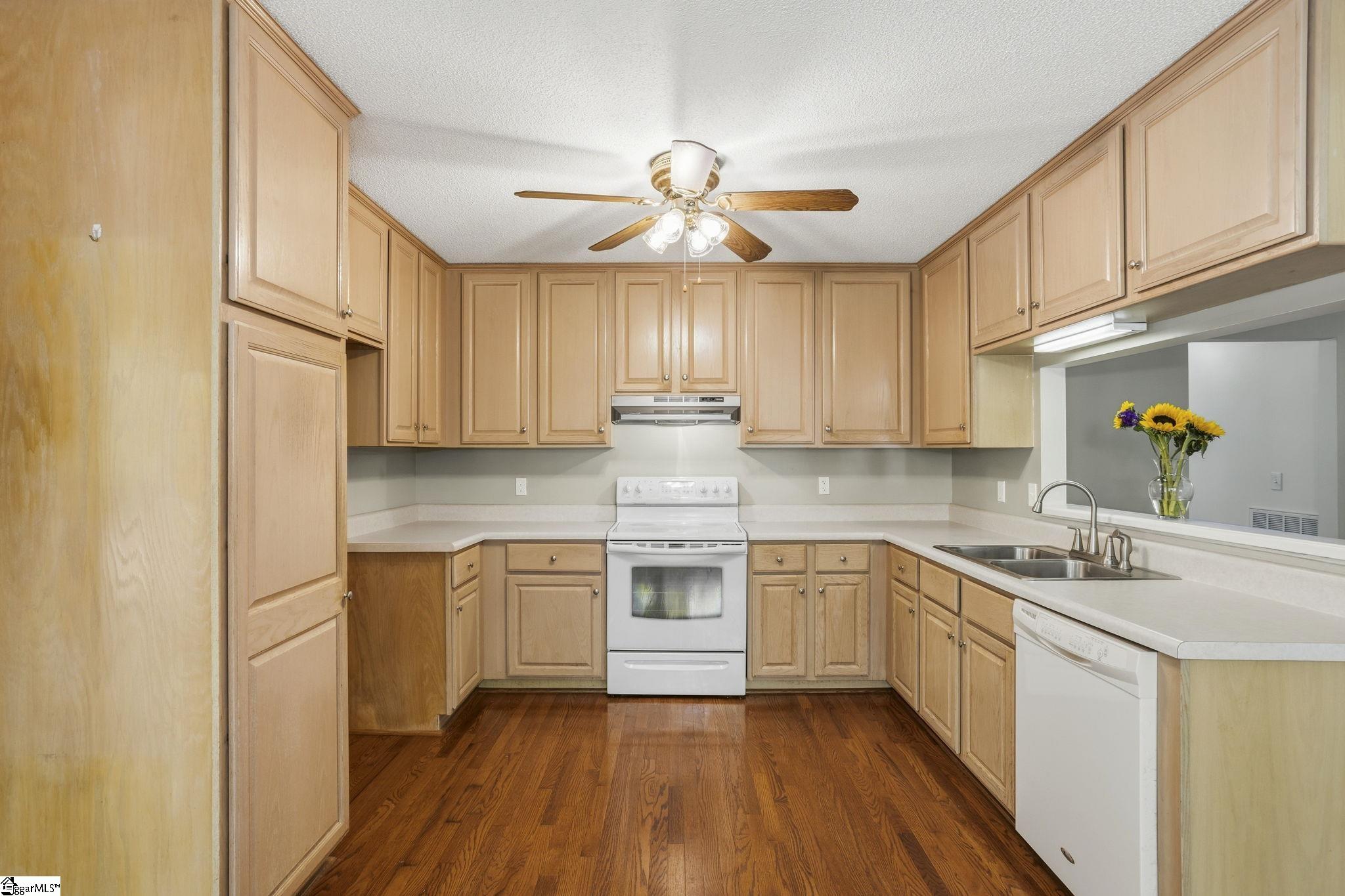 612 Crestwood Drive Property Photo 29