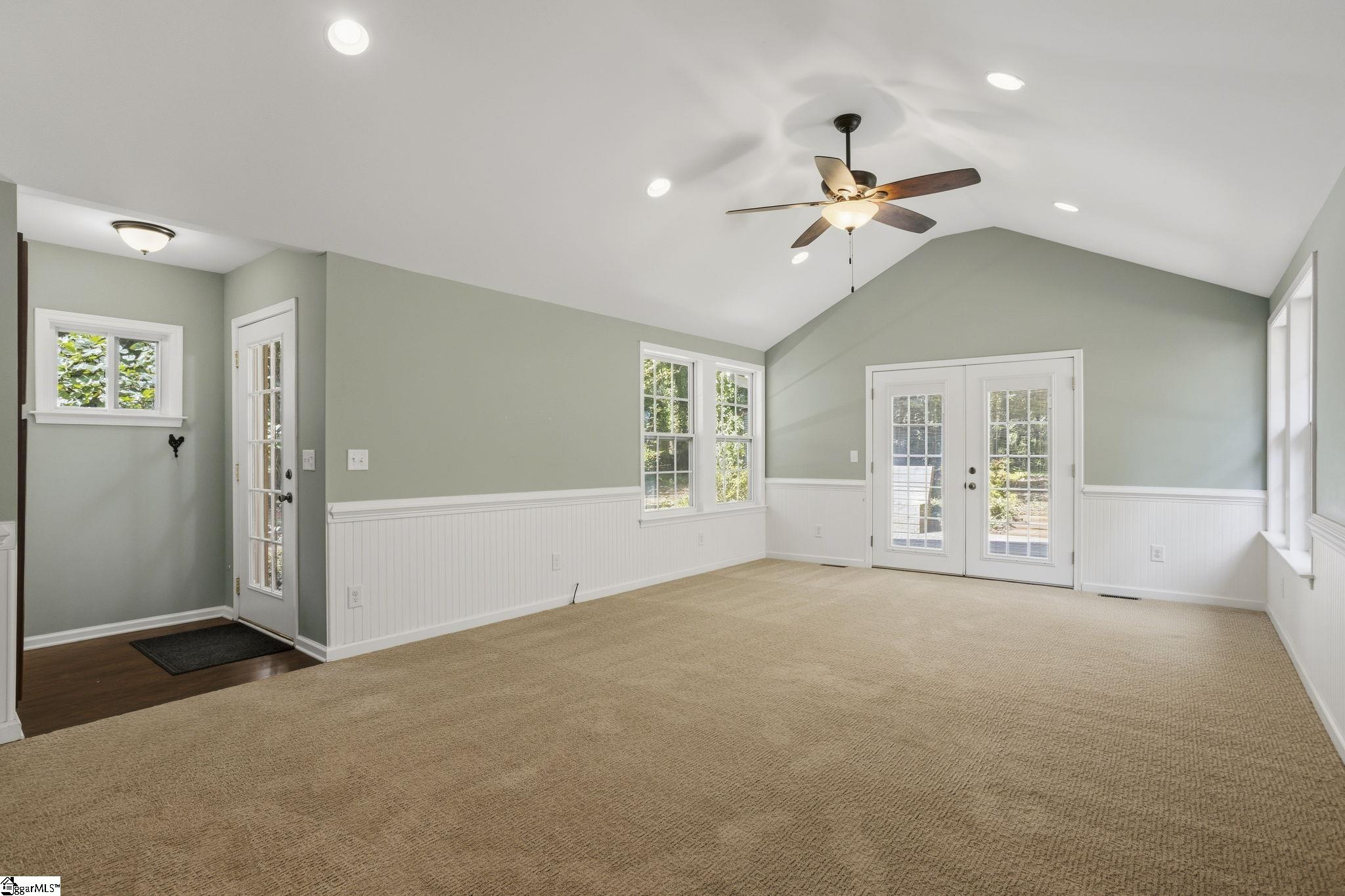 612 Crestwood Drive Property Photo 31