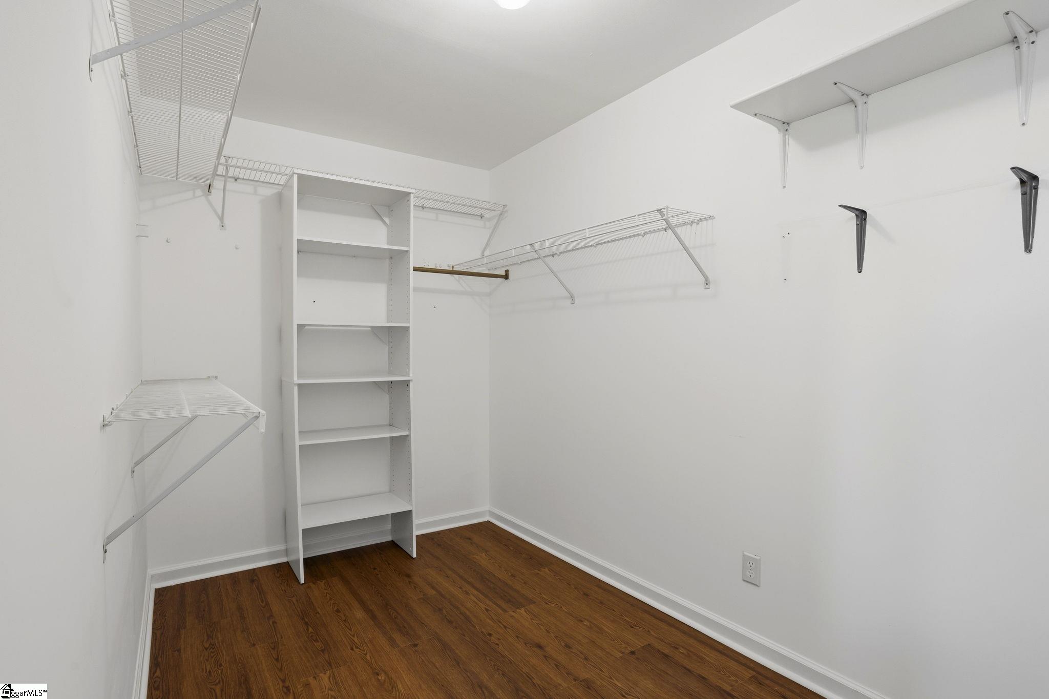 612 Crestwood Drive Property Photo 36