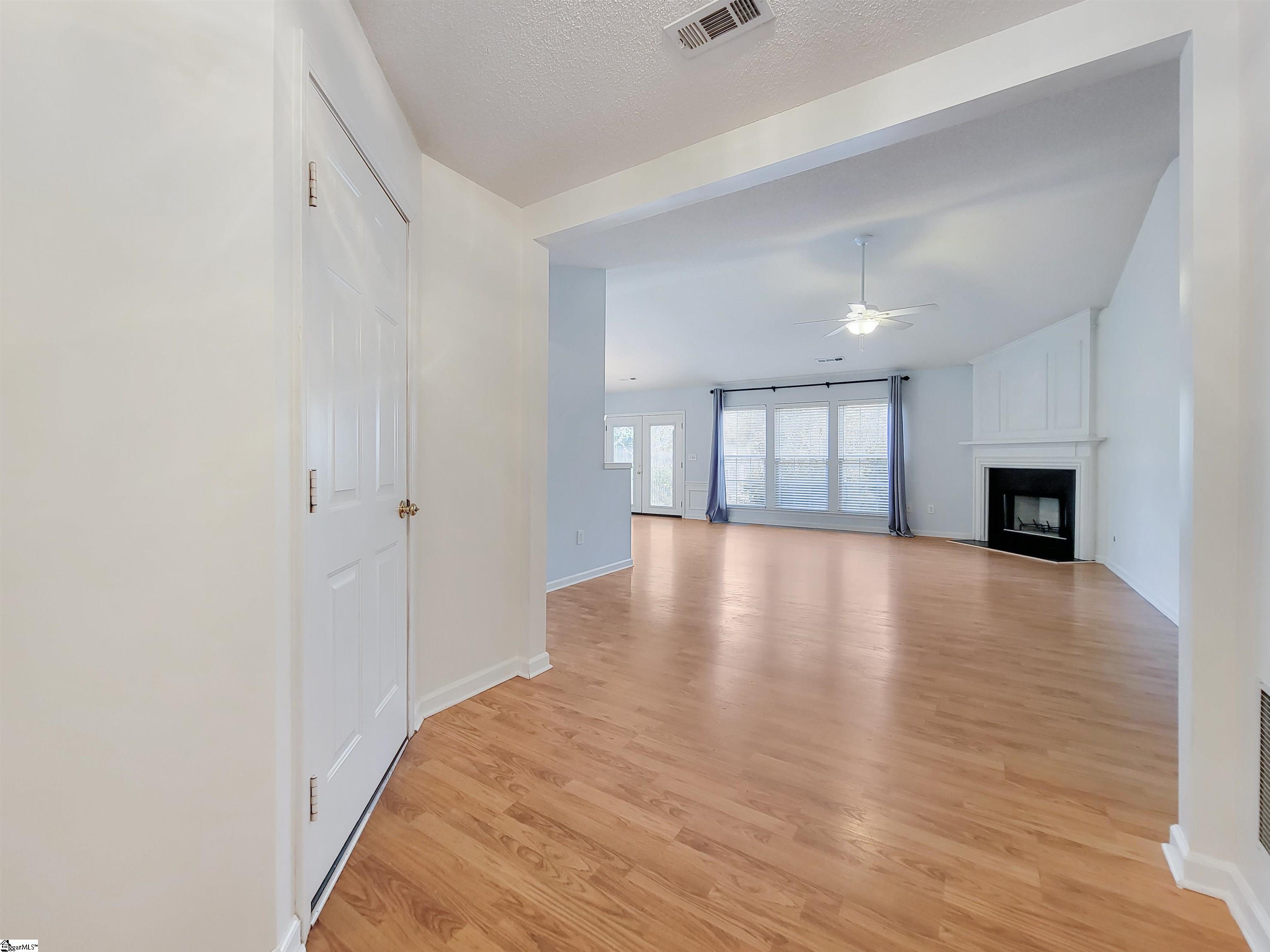 1605509 Property Photo 4