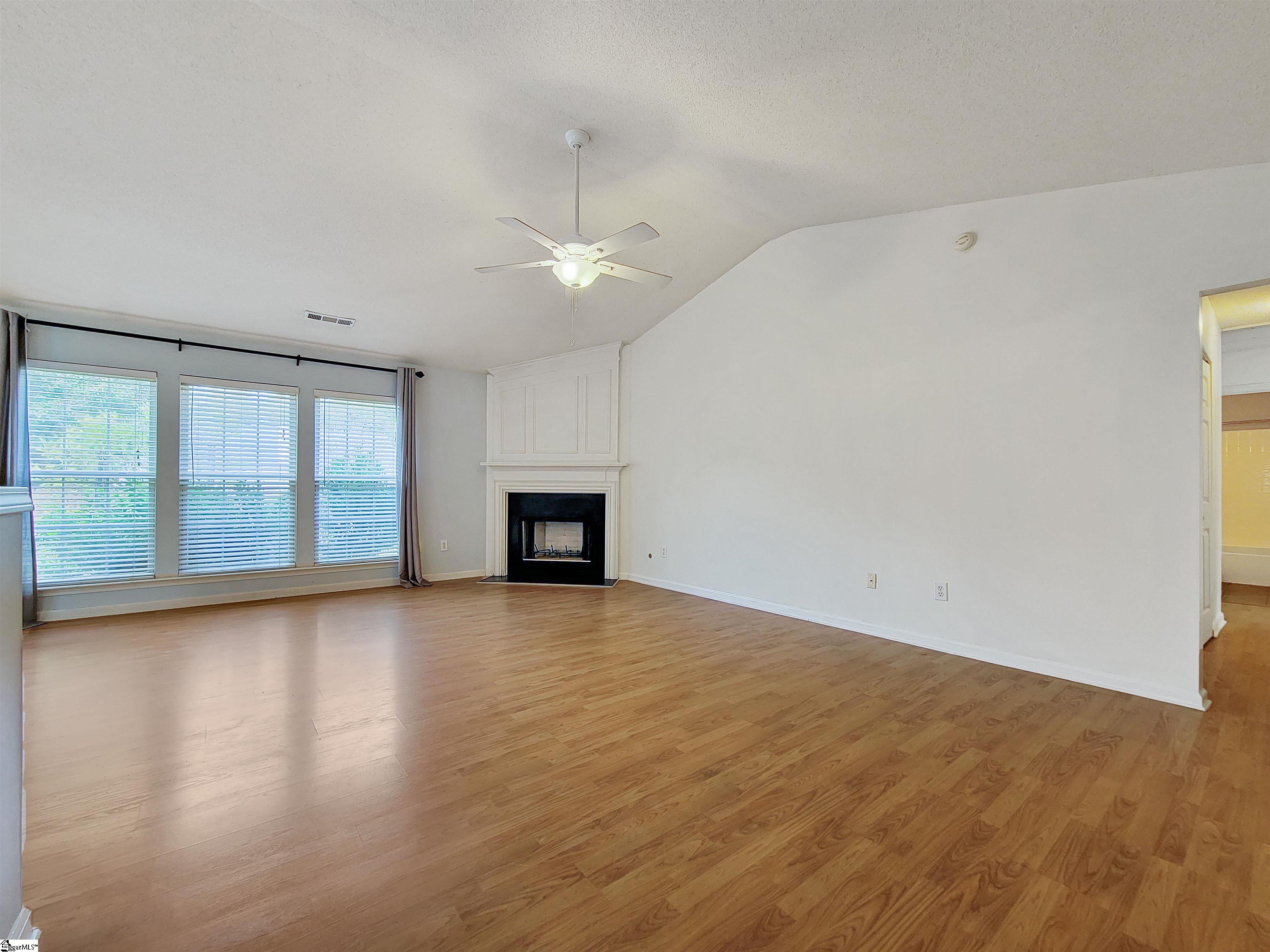 1605509 Property Photo 6