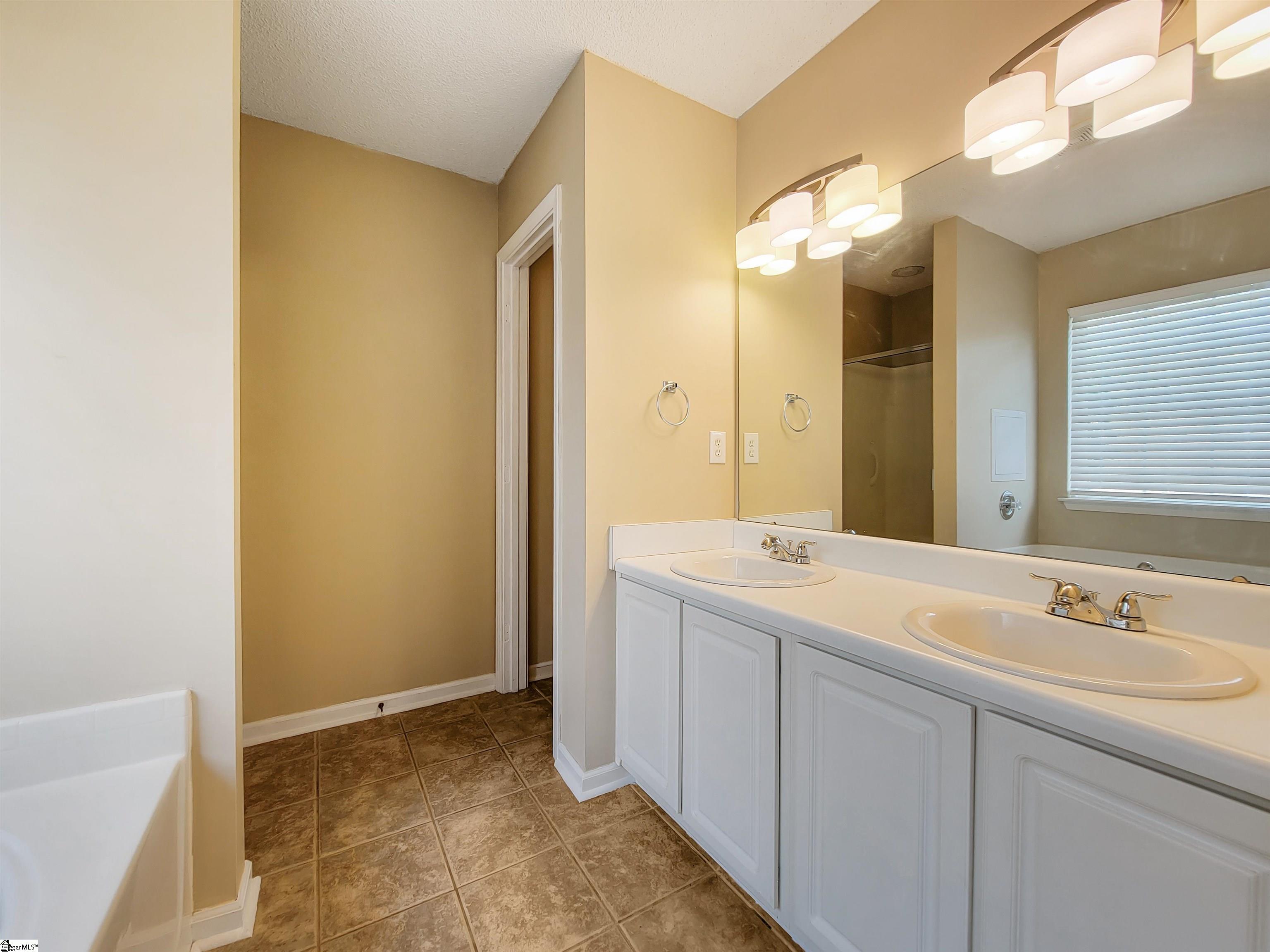 1605509 Property Photo 25