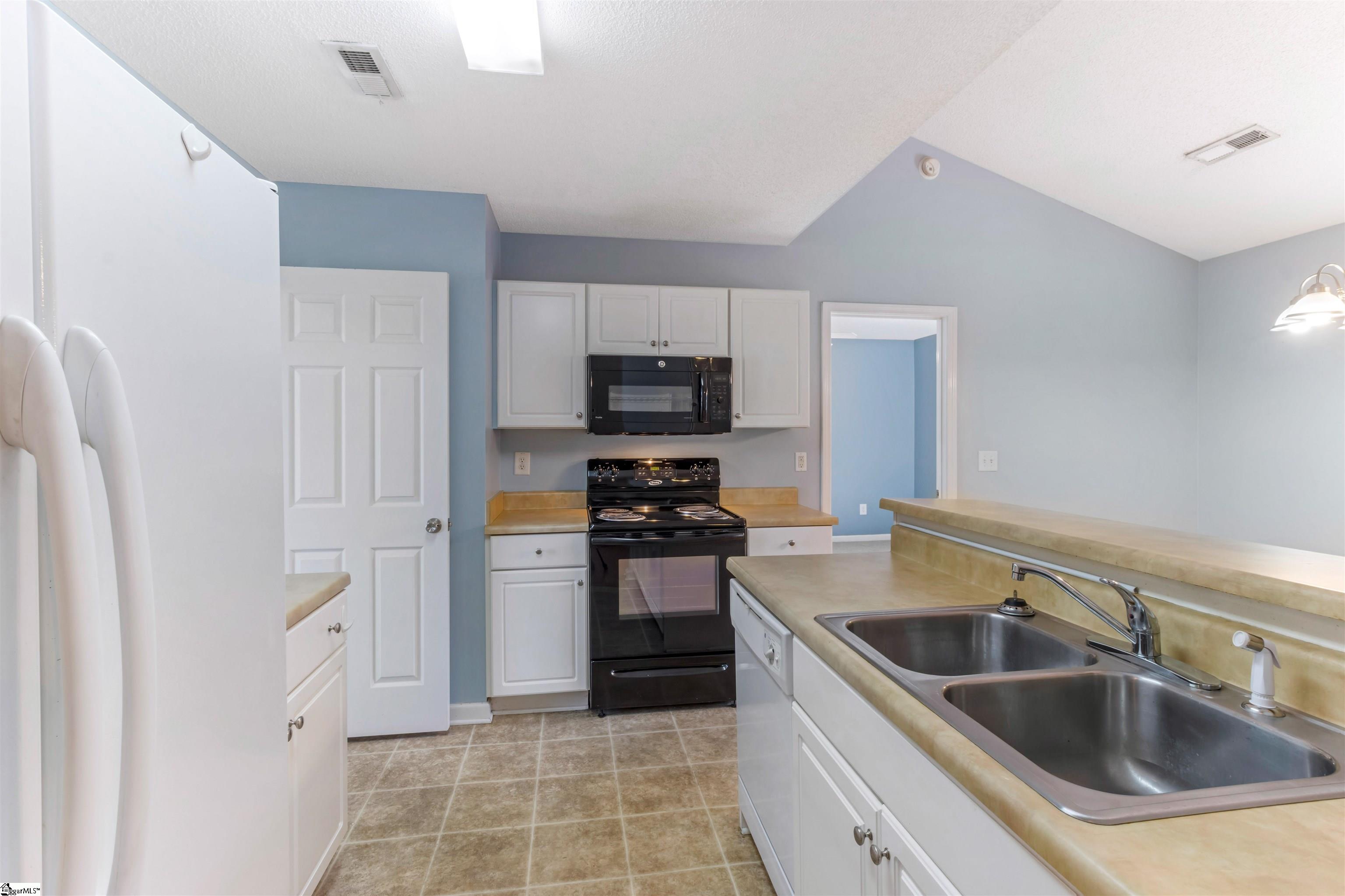 144 Hurst Avenue Property Photo 7
