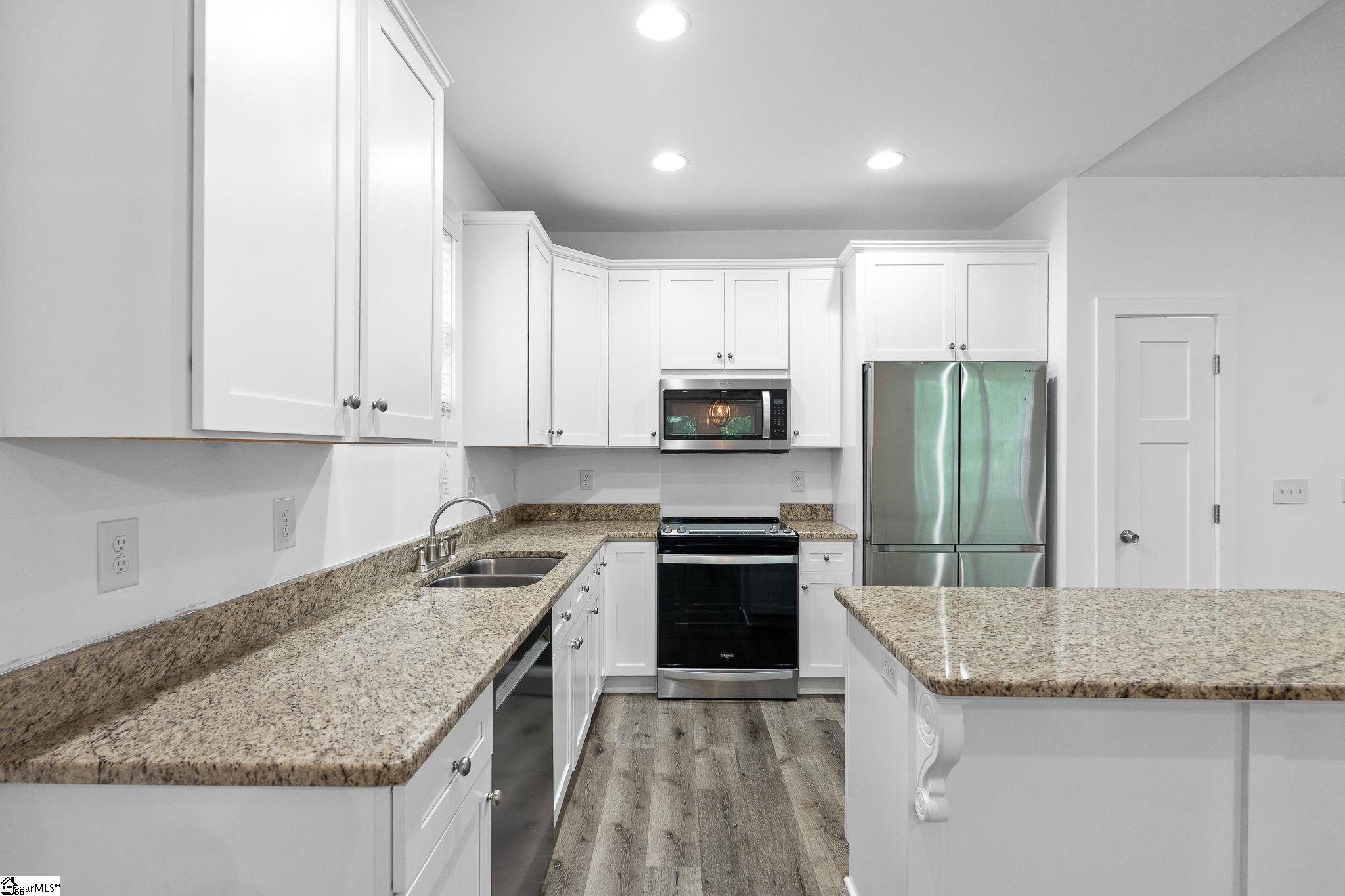 126 Colonial Walk Property Photo 10