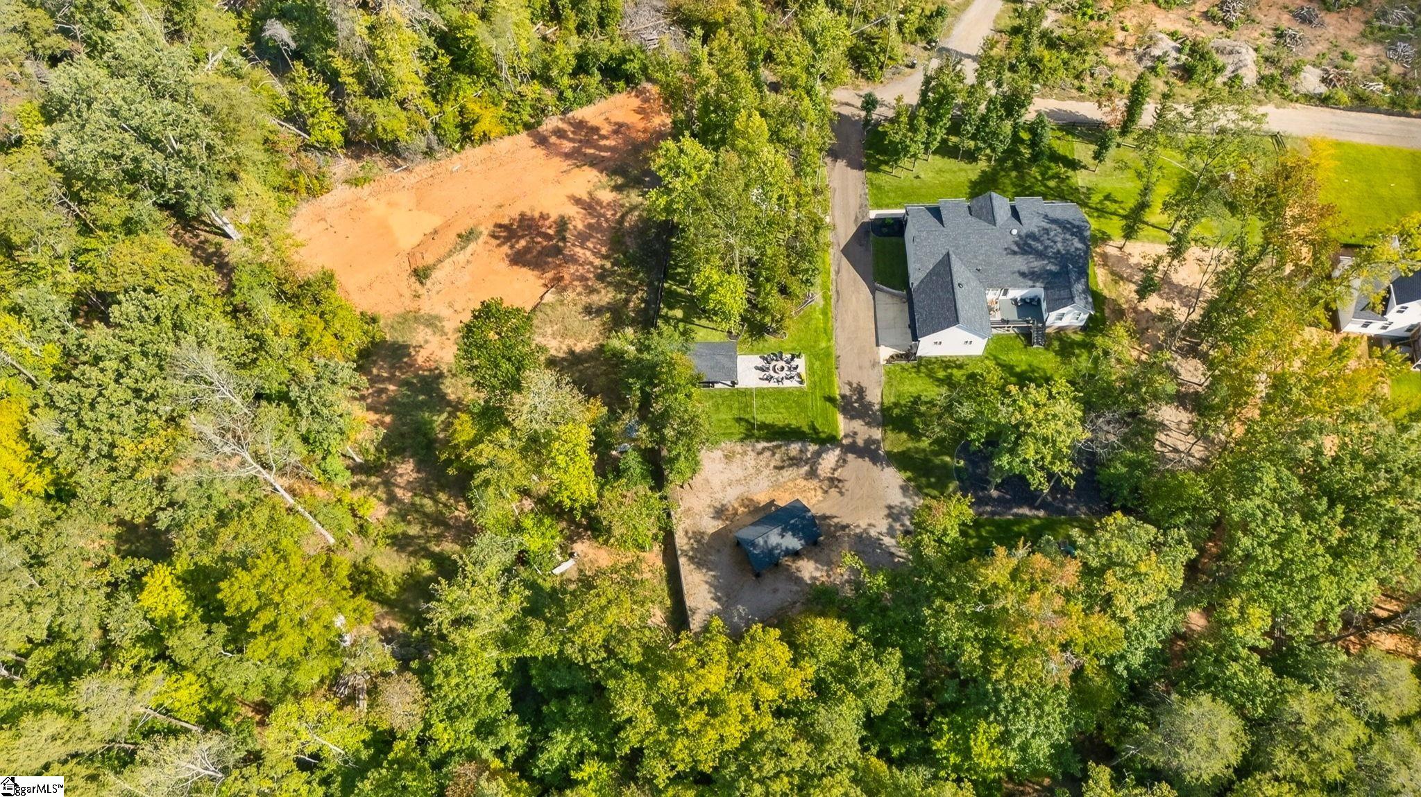 1015 Center Road Property Photo 4