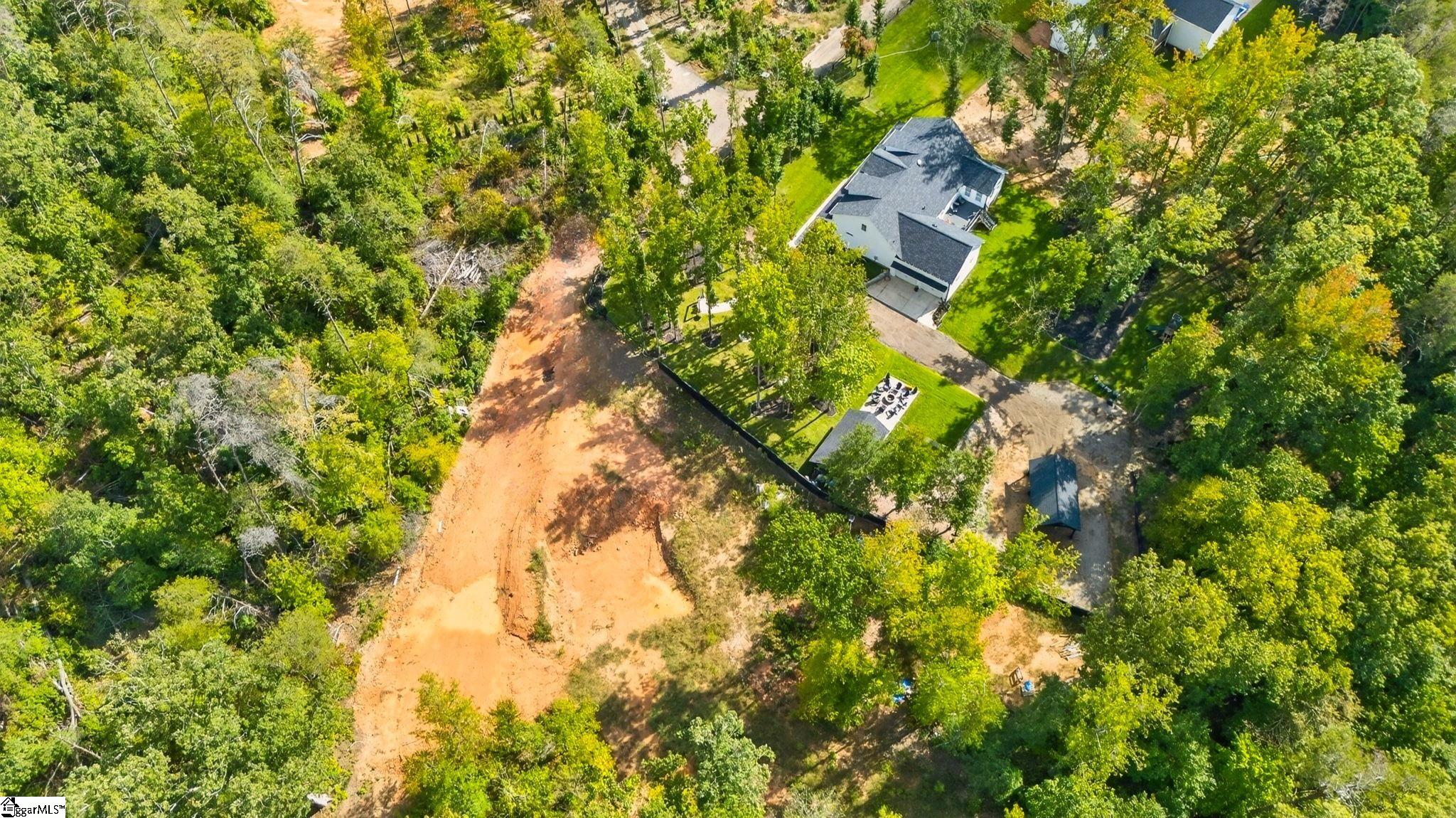1015 Center Road Property Photo 5