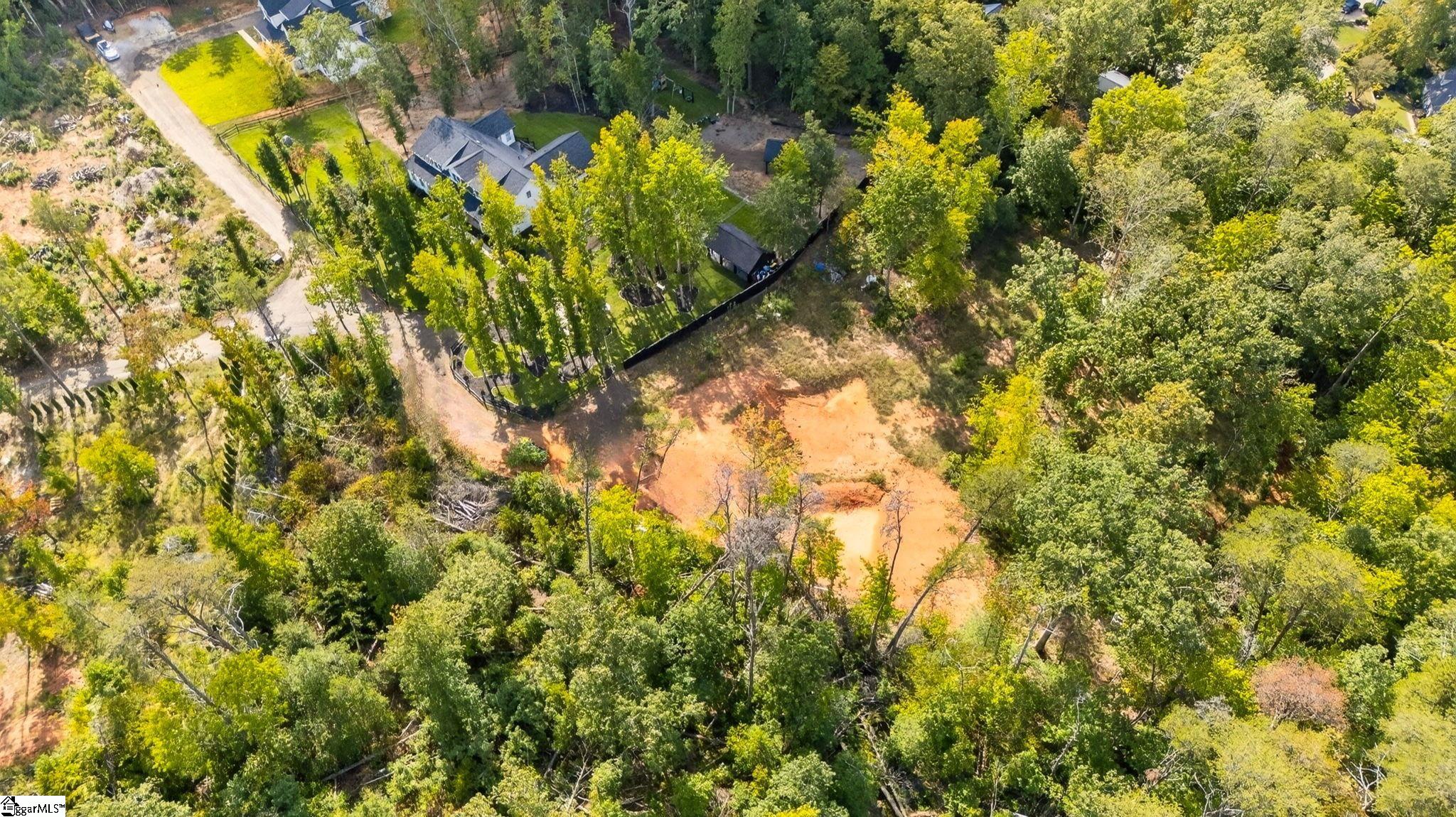 1015 Center Road Property Photo 7