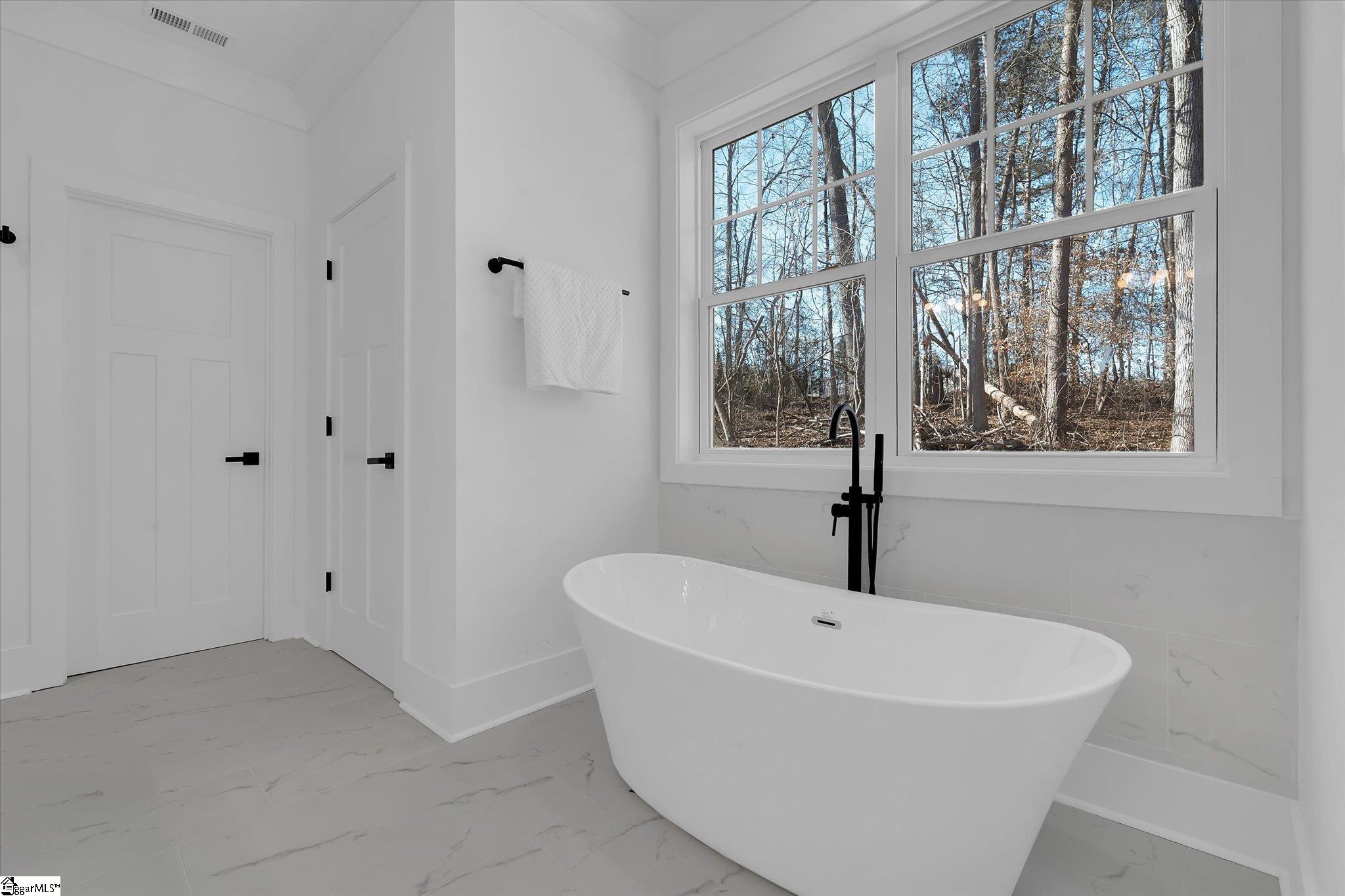 103 Bunker Lane Property Photo 14