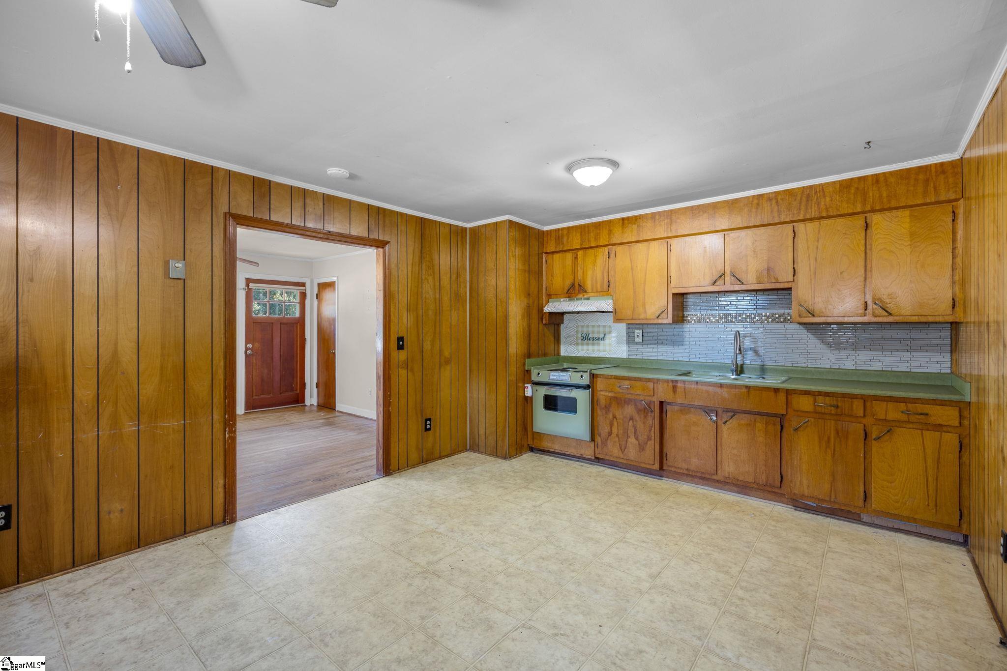 123 Paris View Drive Property Photo 8